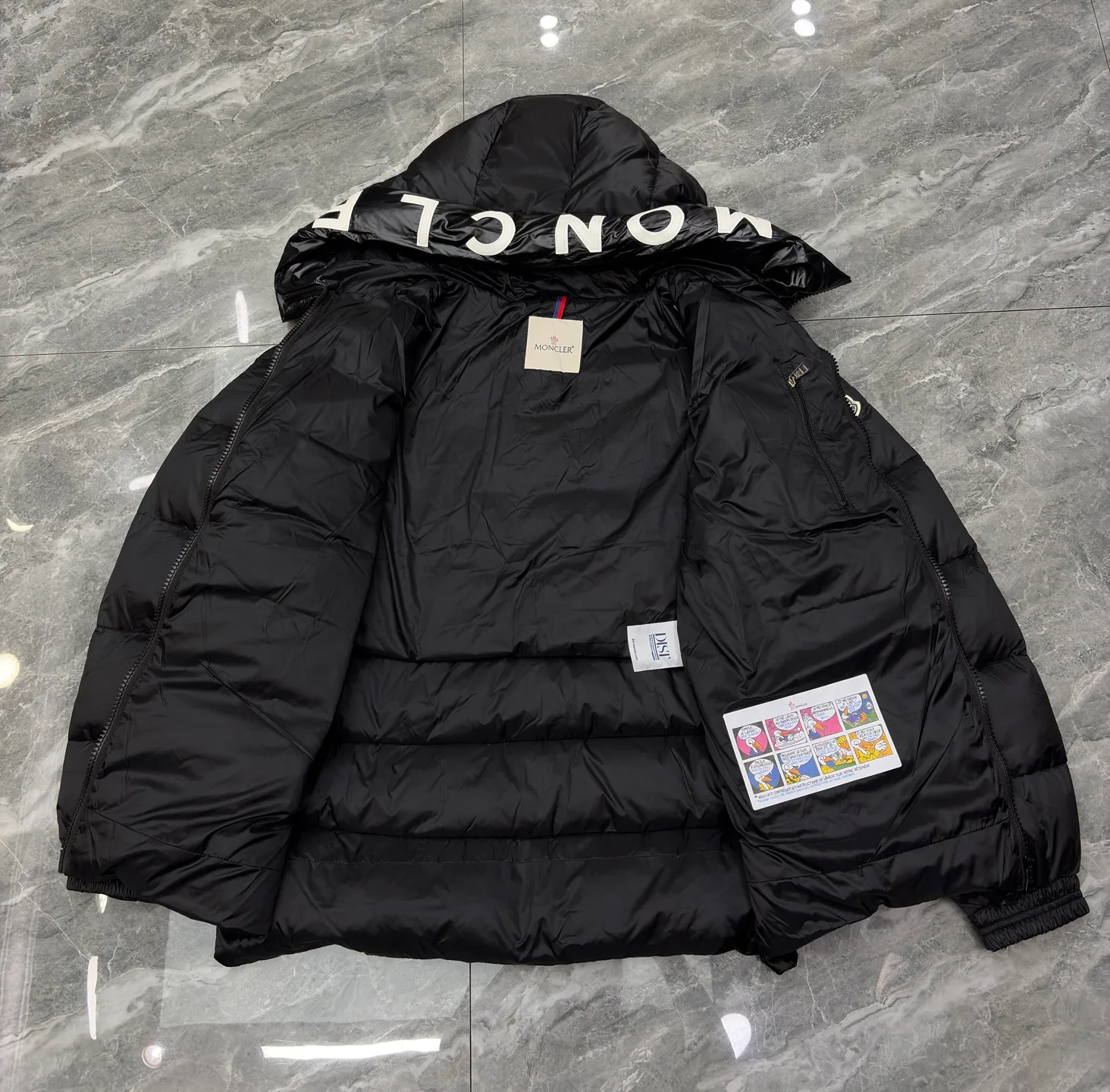 Women's Jackets And Down Jackets MONCLER 17568681