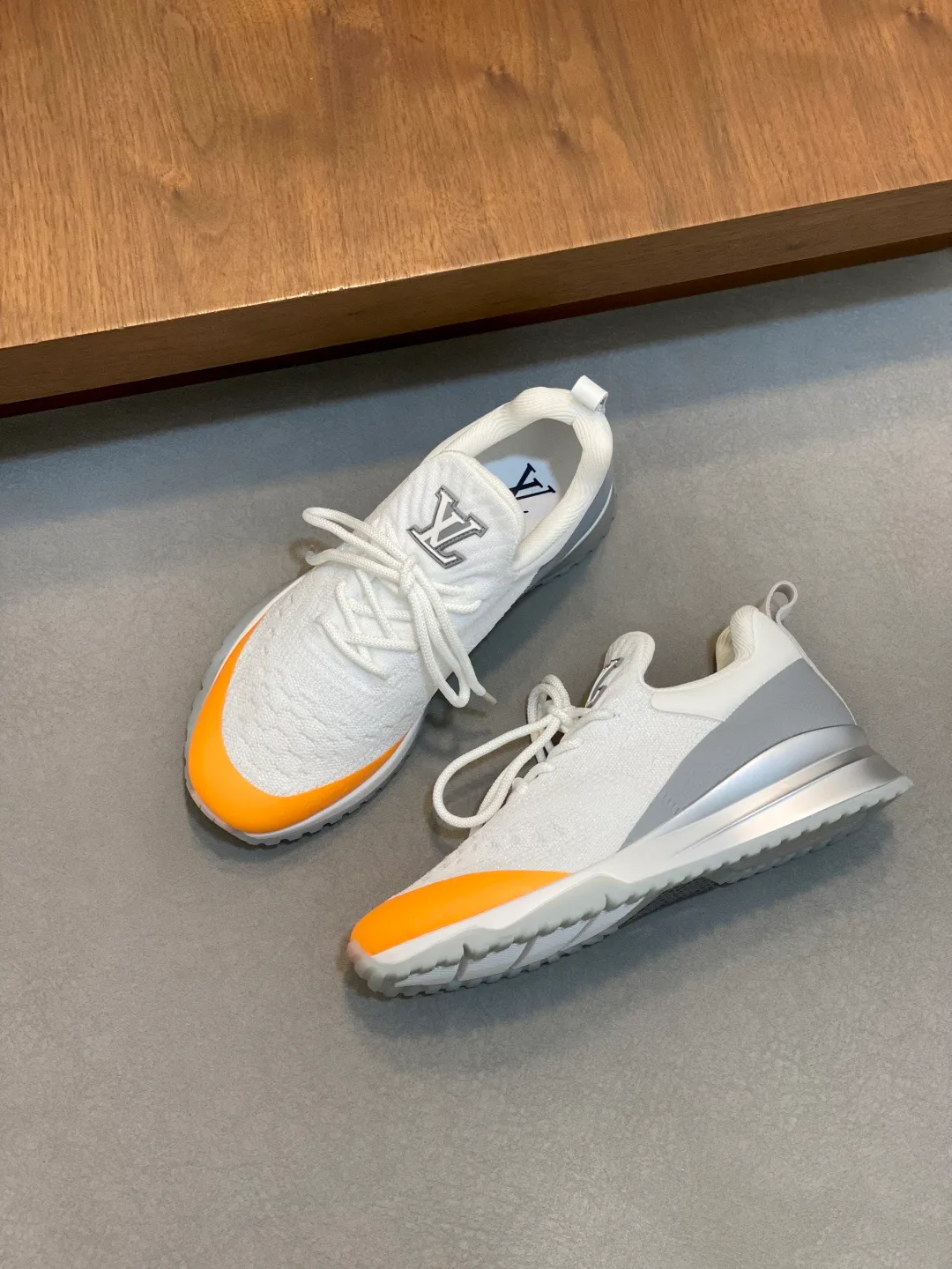 Men's Sneakers LOUIS VUITTON 18078943