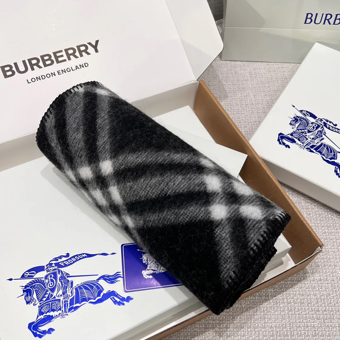 Scarves BURBERRY 17945216