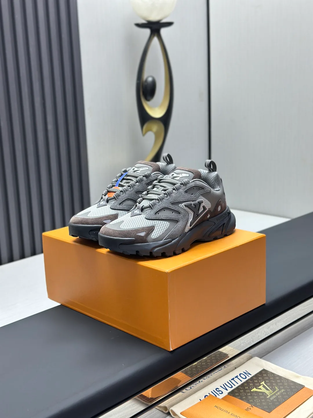 Men's Sneakers LOUIS VUITTON 18211978