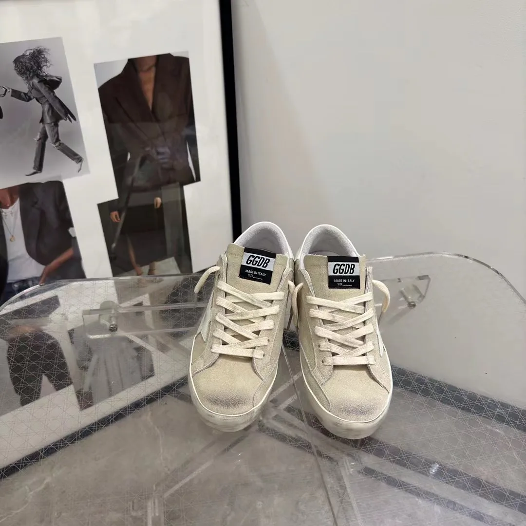 Women's Sneakers GOLDEN GOOSE 18265604