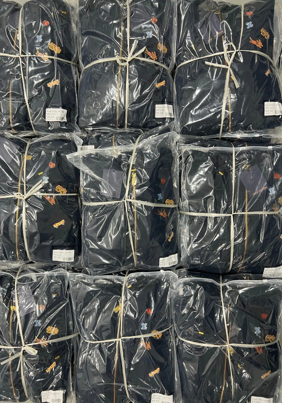 Men's Sweatshirts And Hoodies LOUIS VUITTON 17852634
