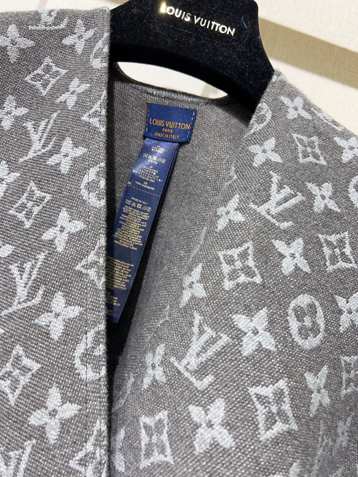 Women's Coats LOUIS VUITTON 18413326