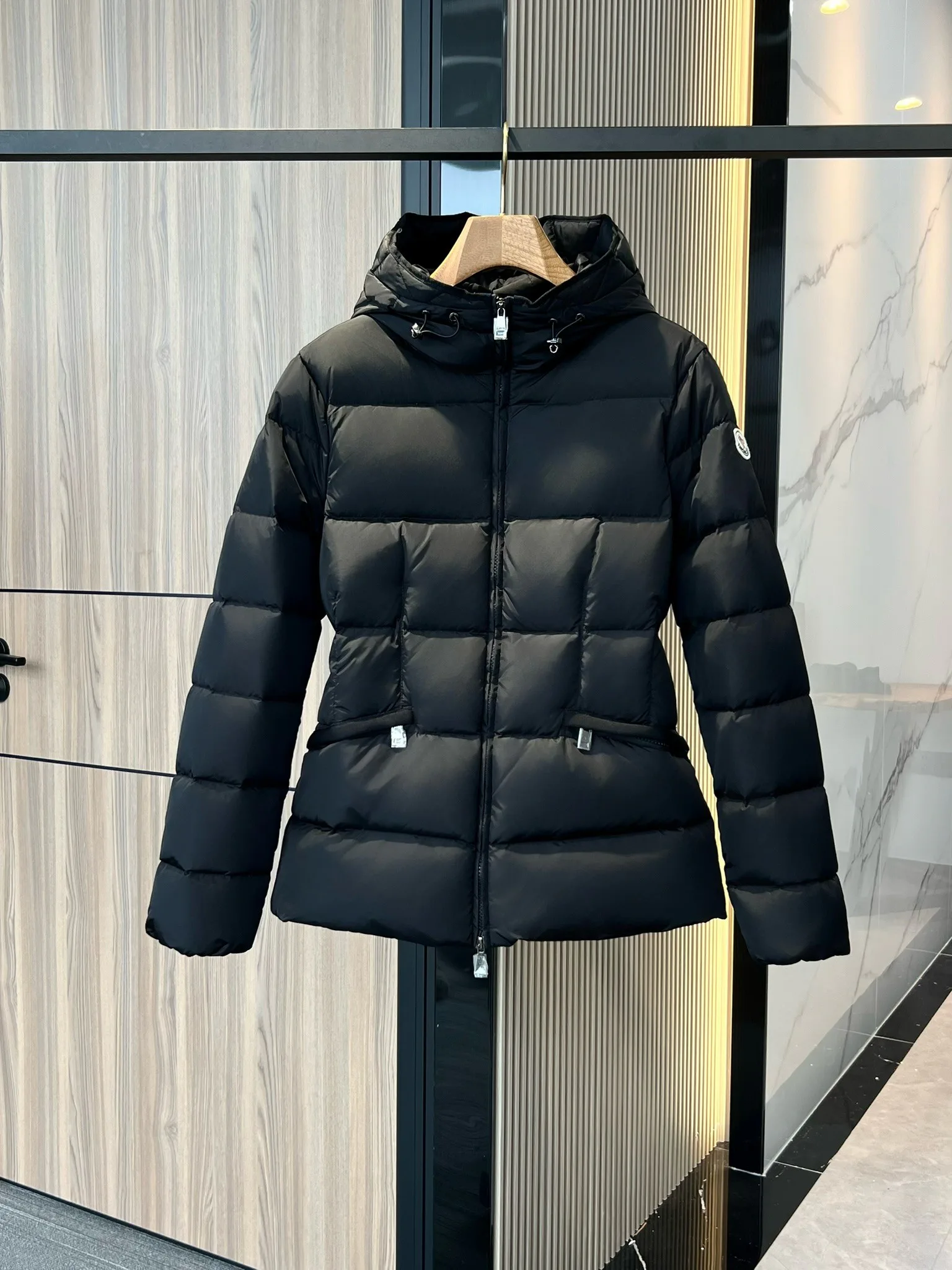 Women's Jackets And Down Jackets MONCLER 17799743