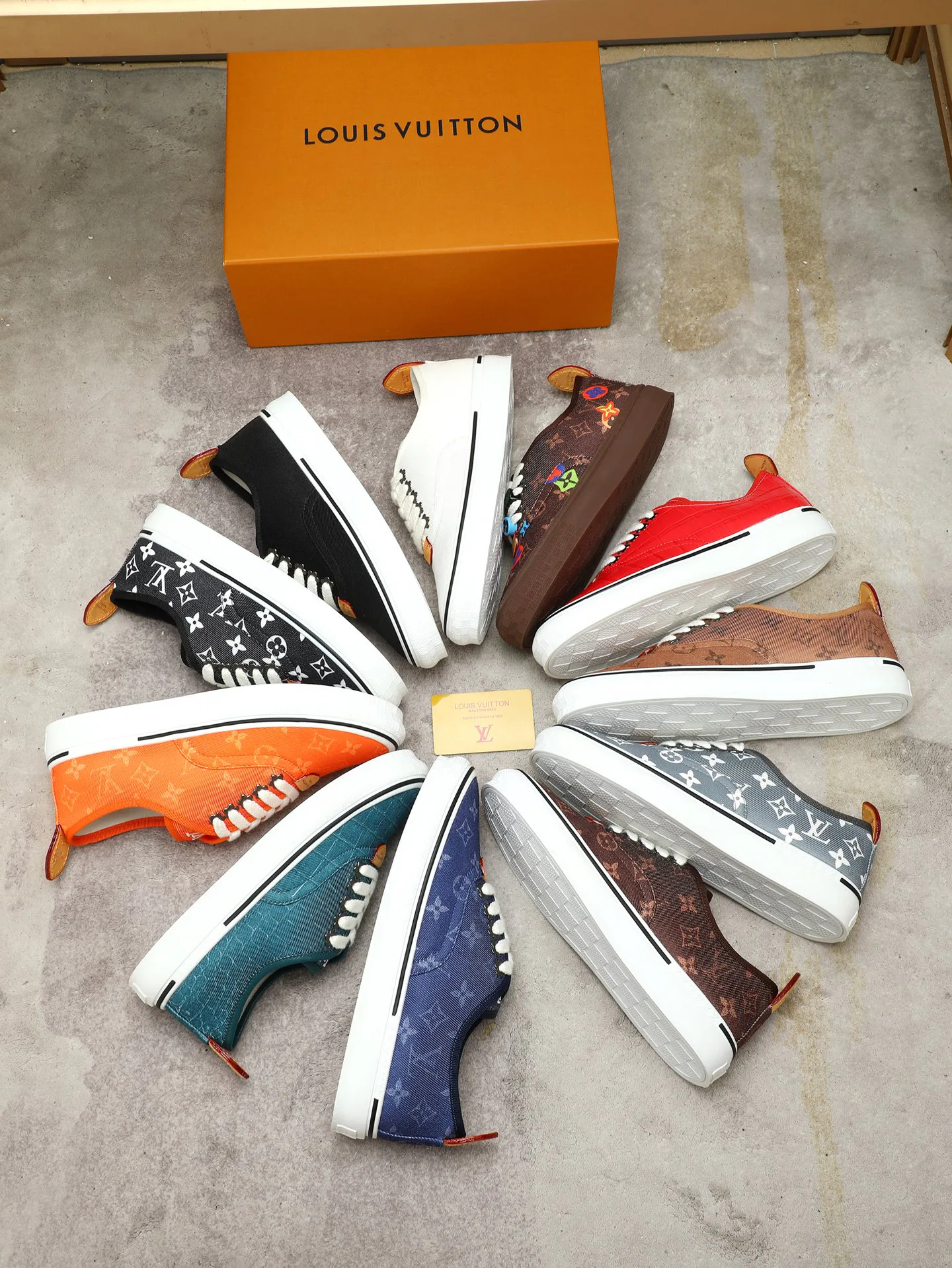 Women's Sneakers LOUIS VUITTON 17947253