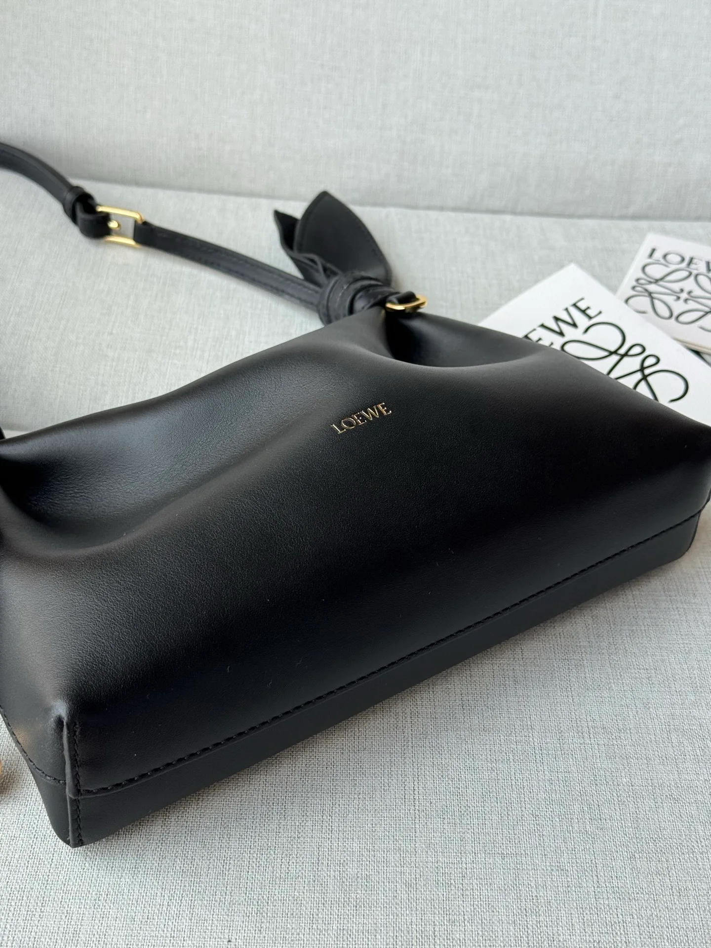 Women's Classic Handbags LOEWE 17458205