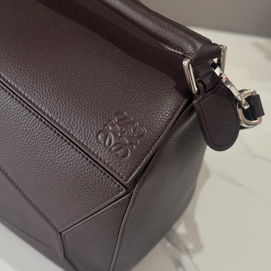 Women's Classic Handbags LOEWE 18030339