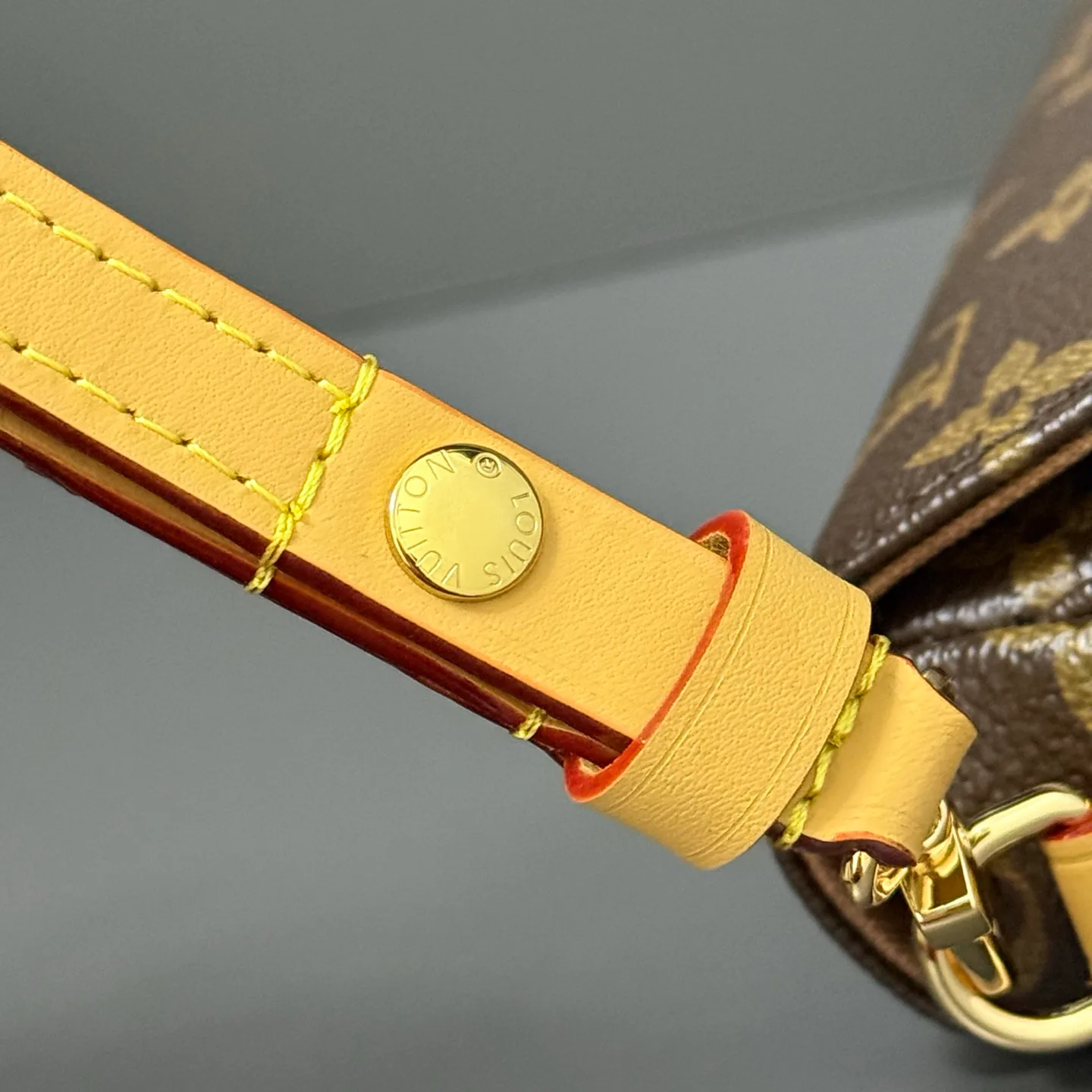Women's Classic Handbags LOUIS VUITTON 18153138