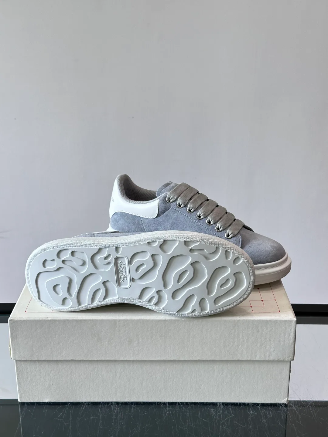 Women's Sneakers ALEXANDER MCQUEEN 17447546