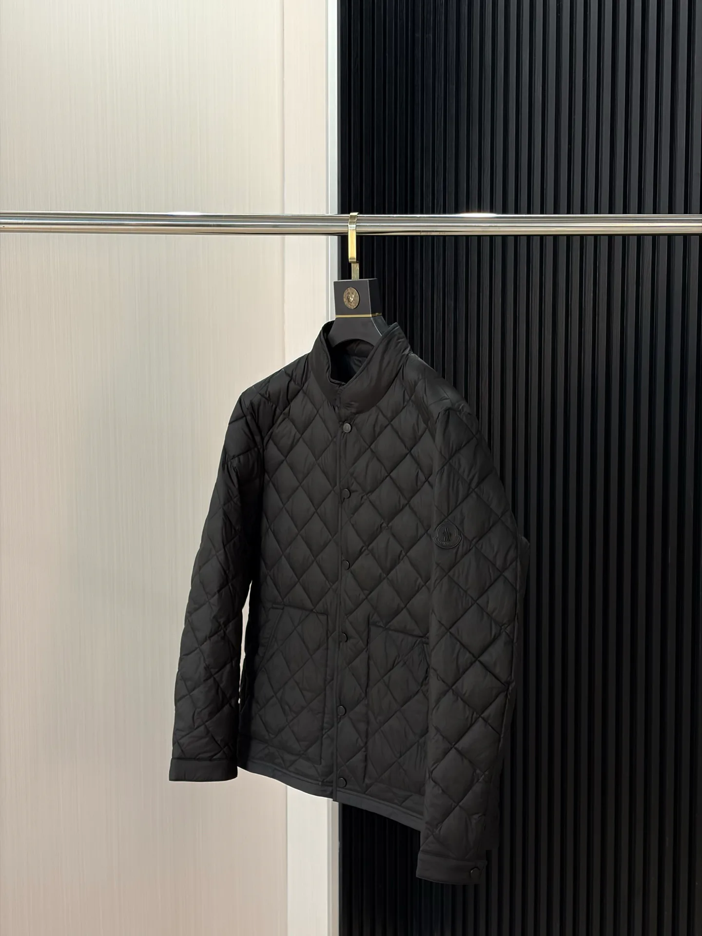 Women's Jackets And Down Jackets MONCLER 17944003