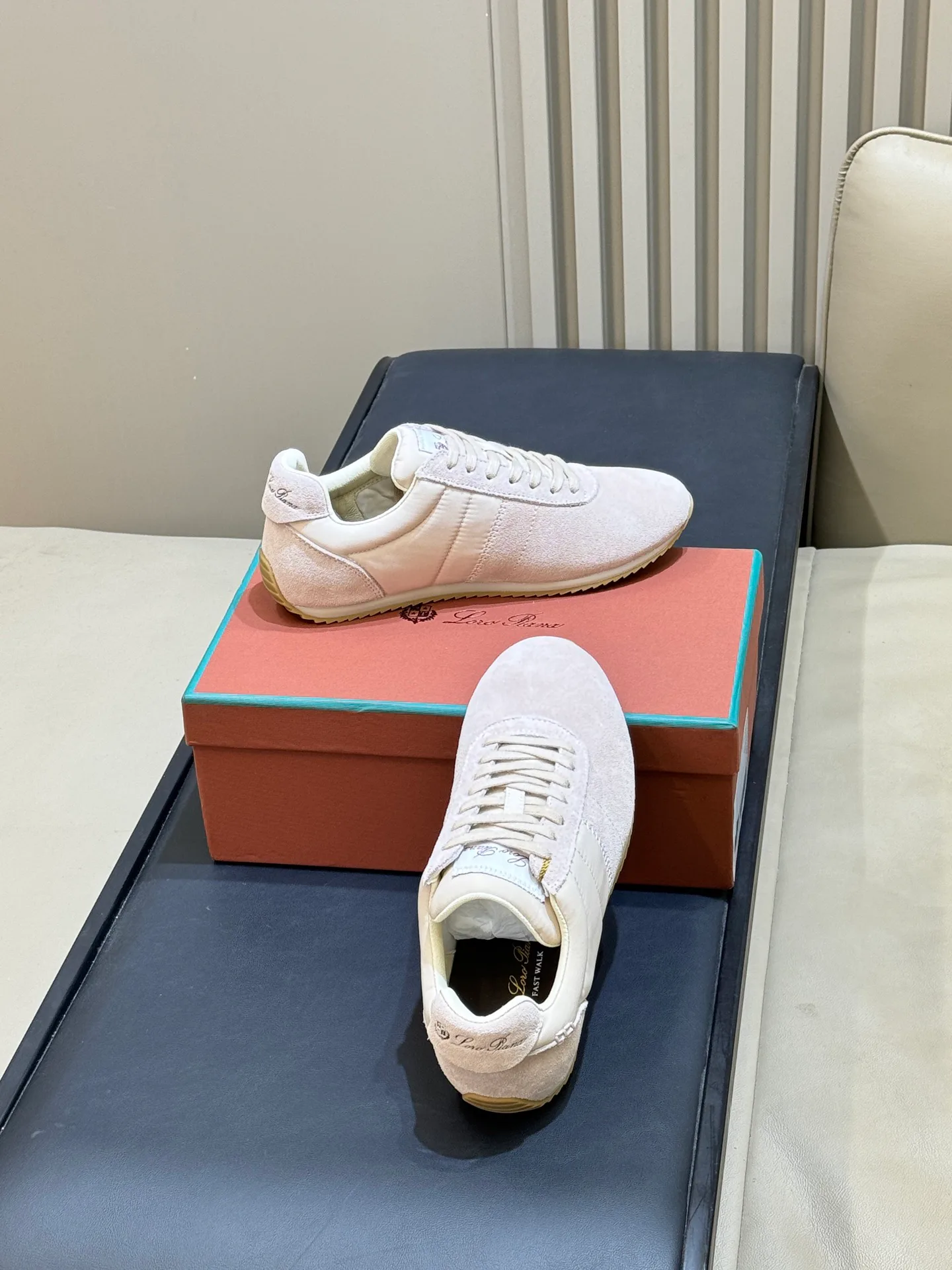 Women's Sneakers LORO PIANA 18073230