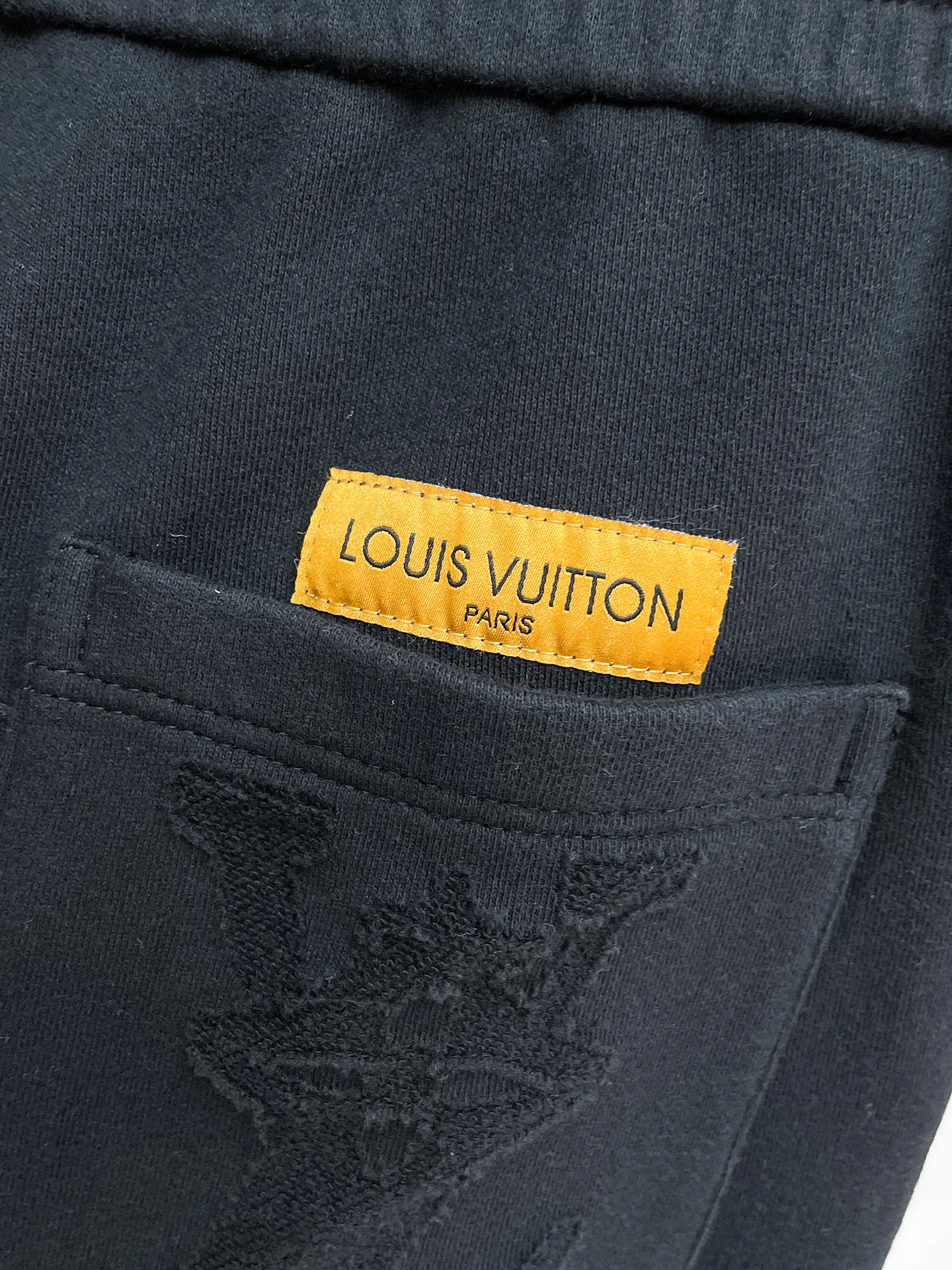 Men's Trousers LOUIS VUITTON 18499567