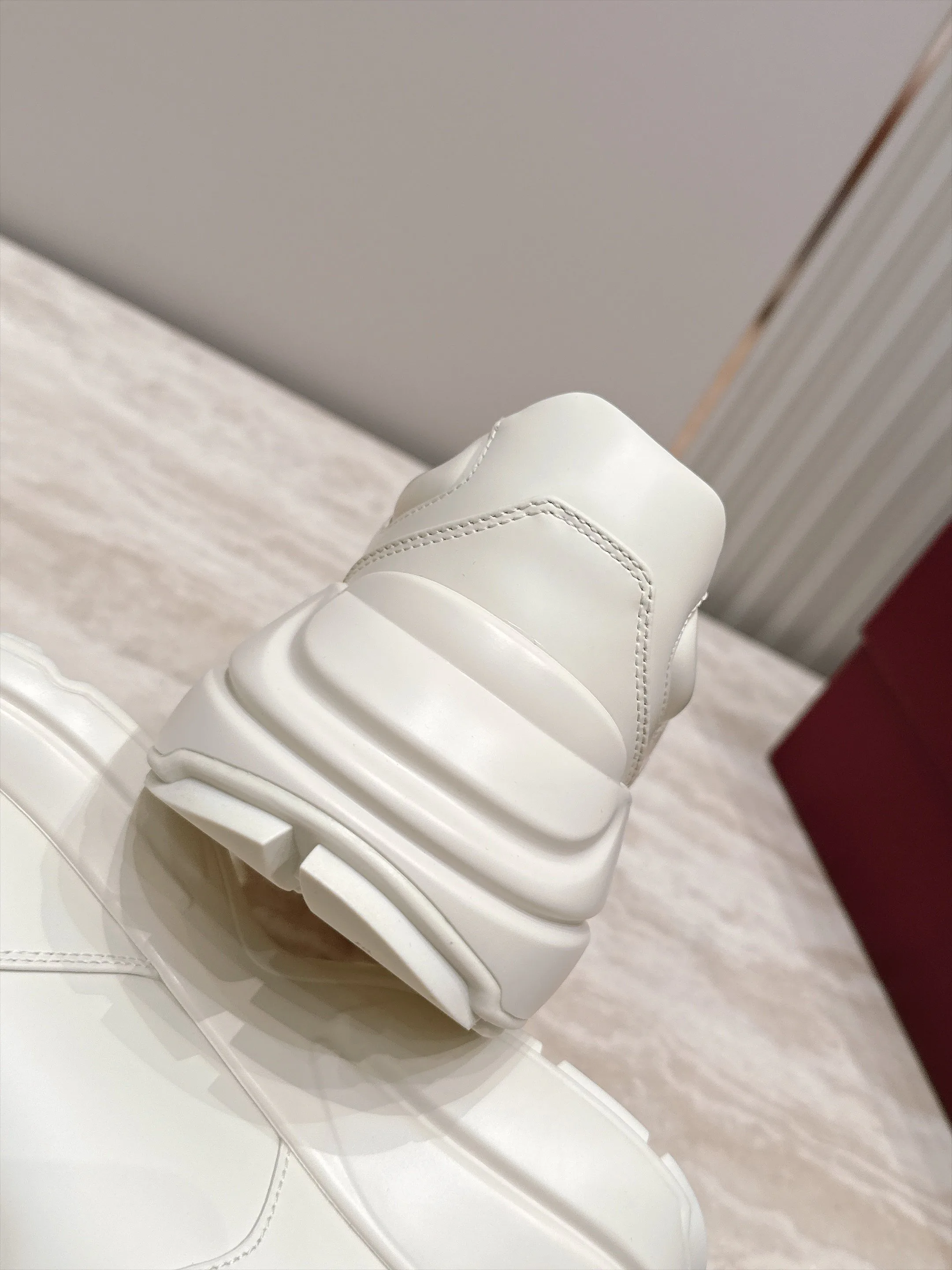 Women's Sneakers GUCCI 18025257