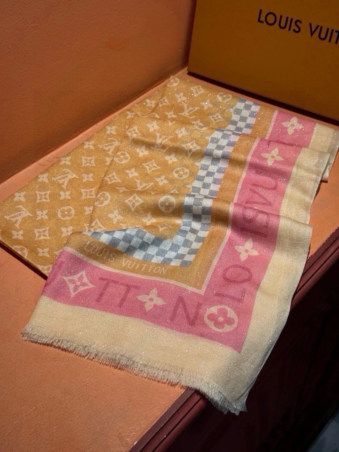 Scarves LOUIS VUITTON 17673183