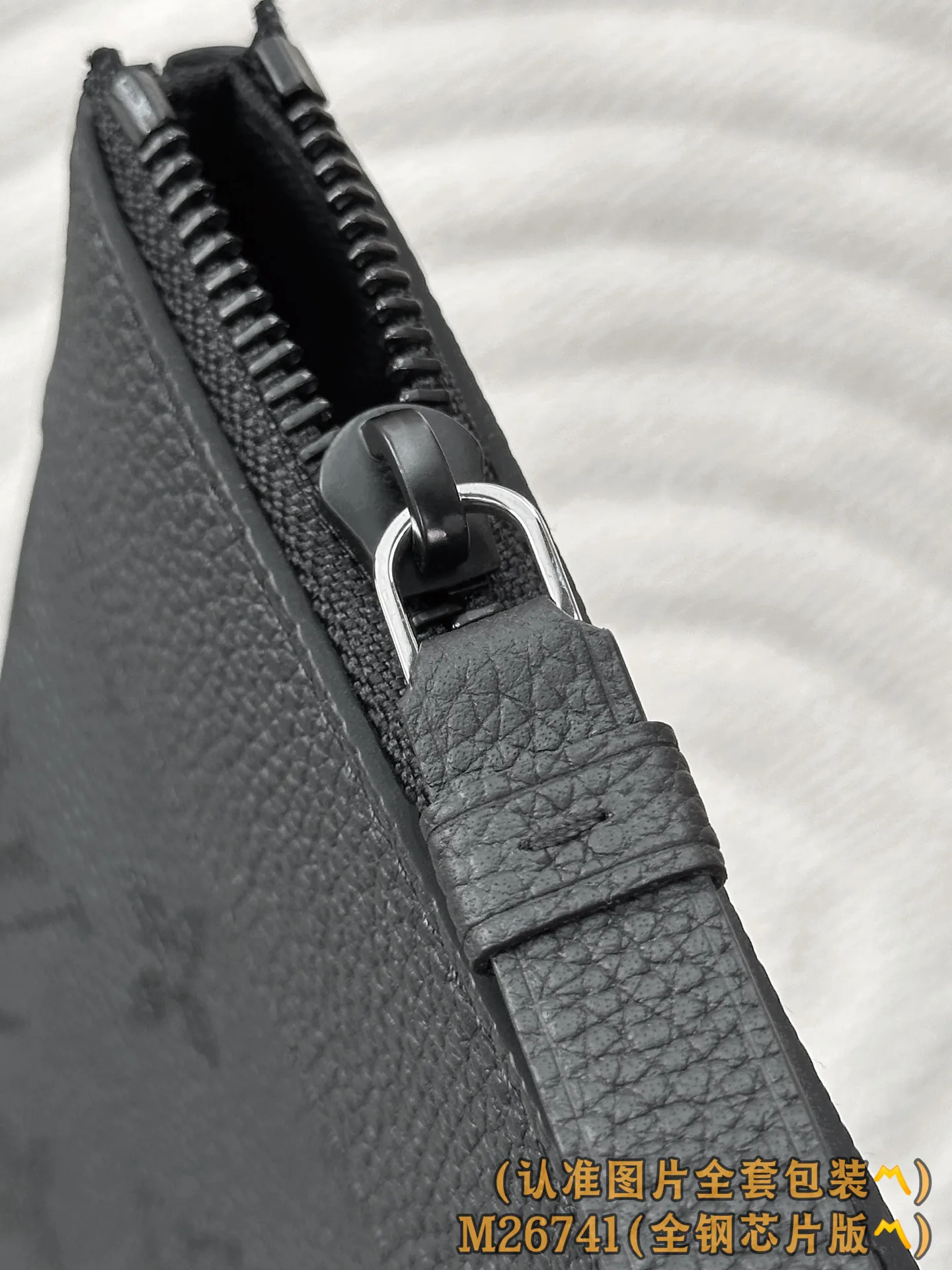 Women's Clutches LOUIS VUITTON 18359512