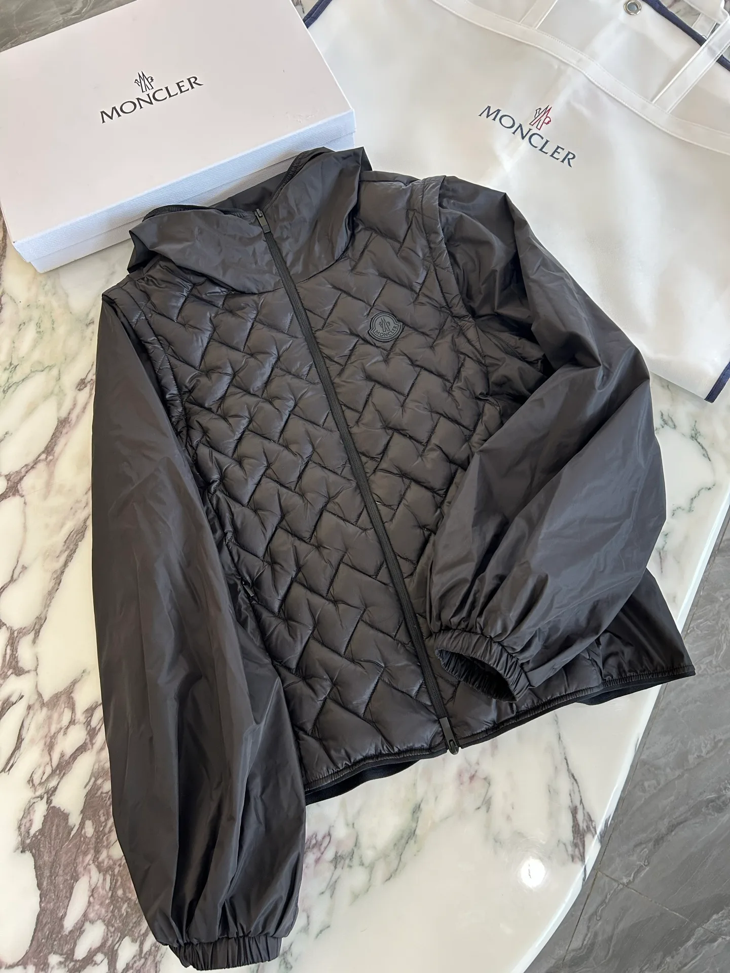 Men's Jackets And Down Jackets MONCLER 18231208