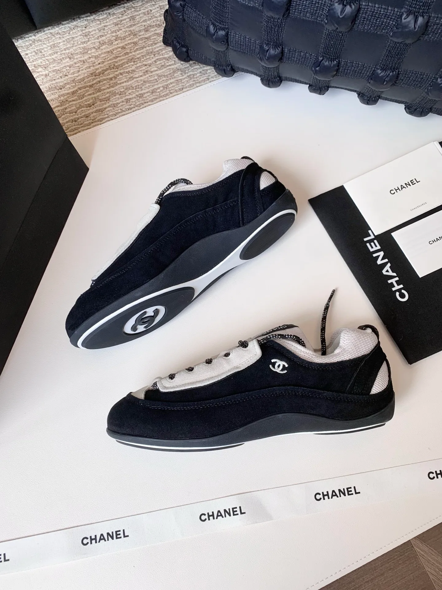 Women's Sneakers CHANEL 17989903