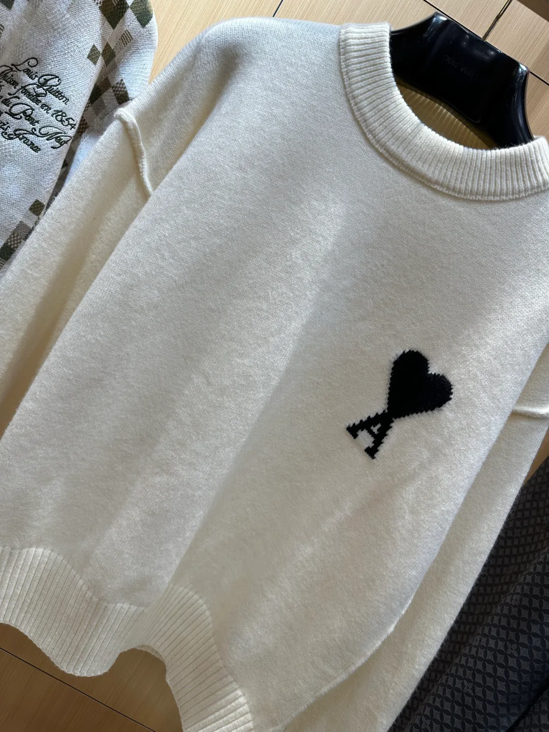 Men's Jumpers And Sweaters AMI PARIS 17802542