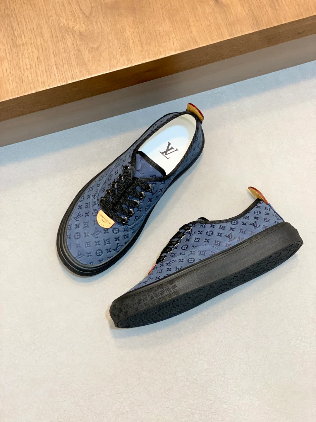 Кроссовки Мужские Louis Vuitton 18641940