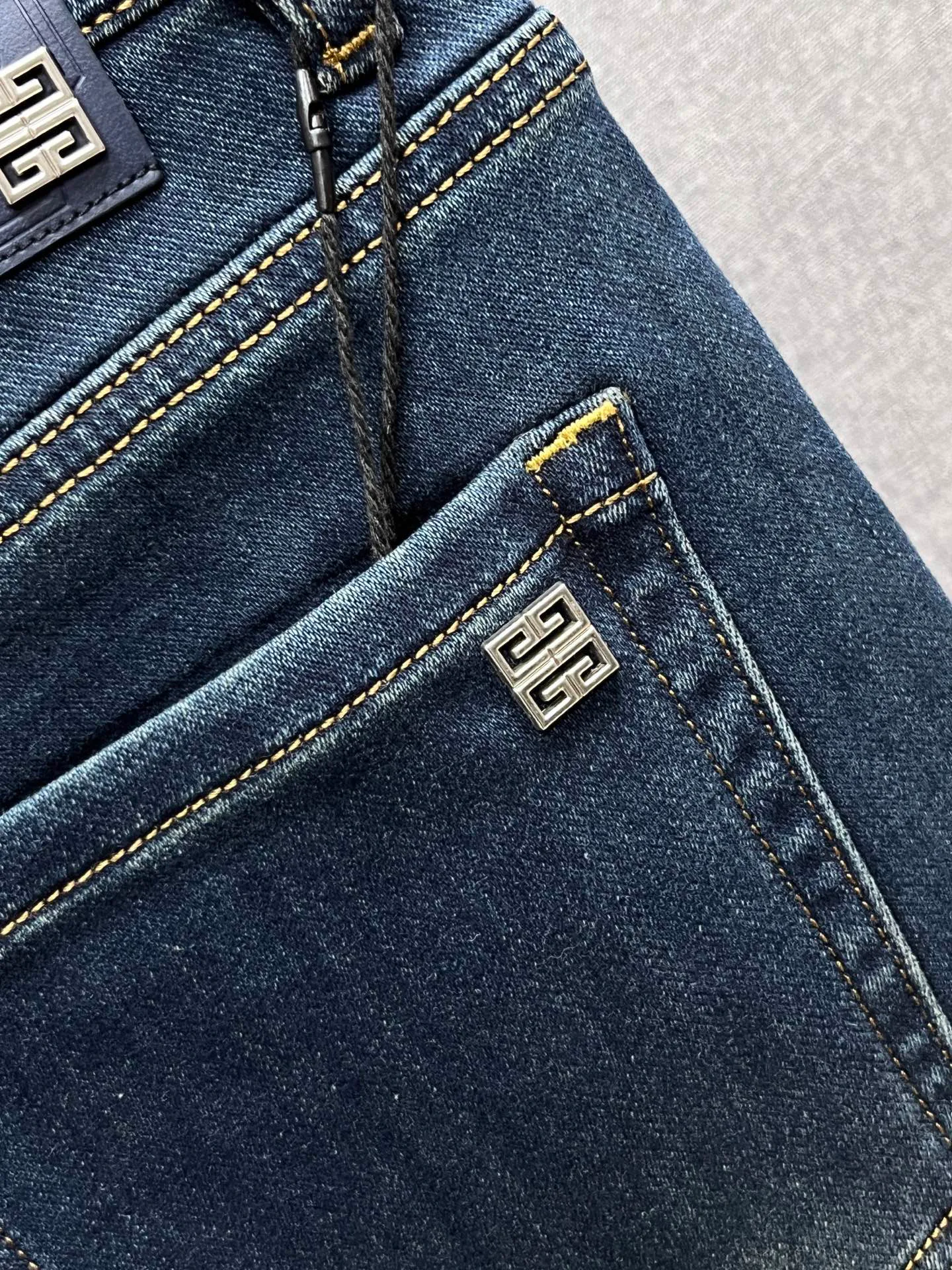 Men's Jeans GIVENCHY 18097898