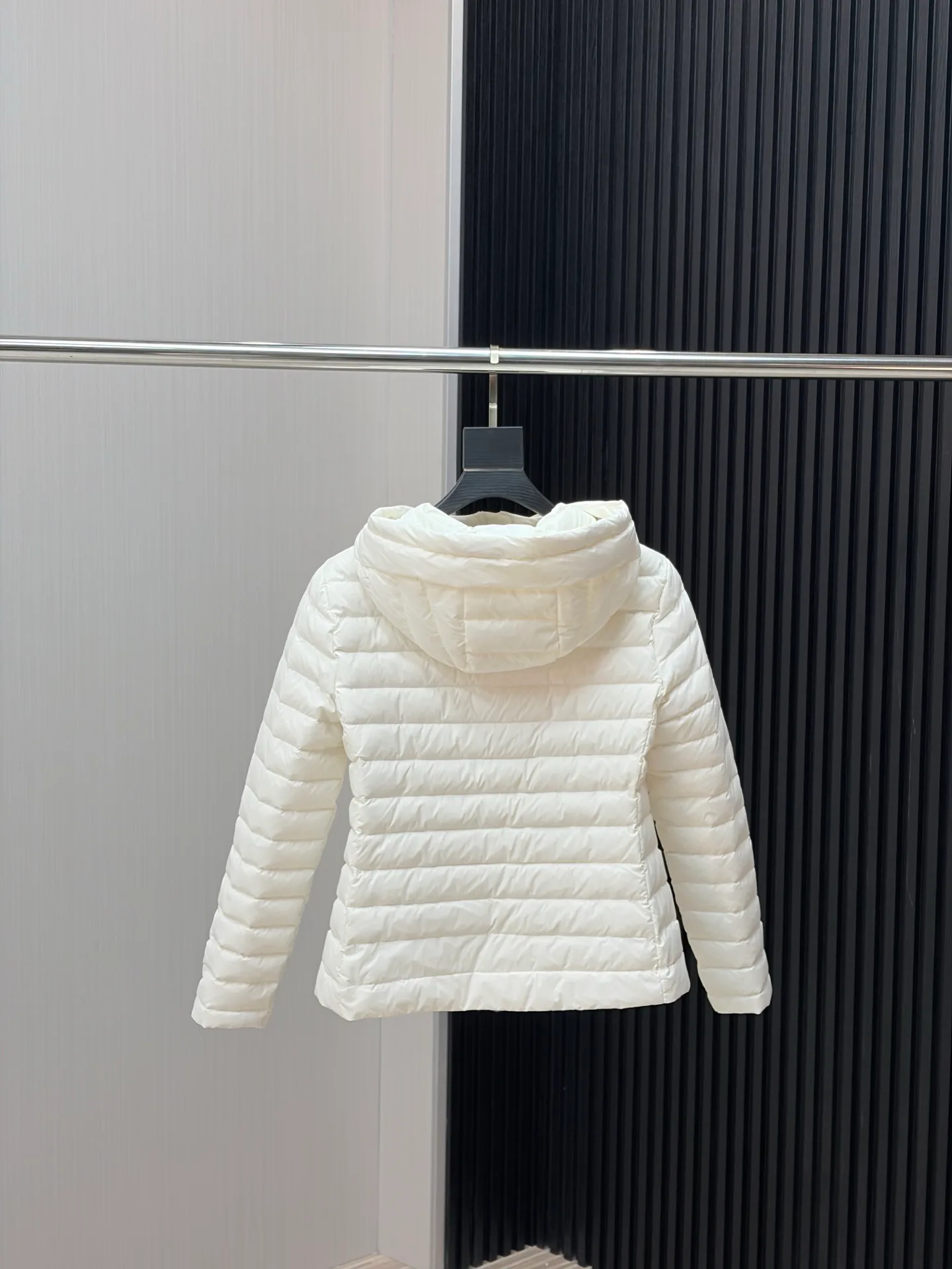 Men's Jackets And Down Jackets MONCLER 17908041