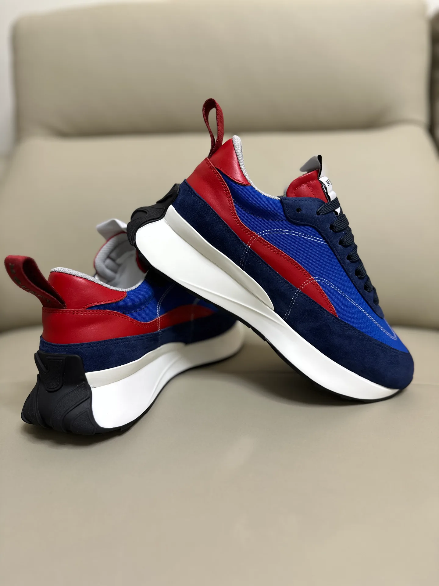Кроссовки Женские Alexander Mcqueen 18616741