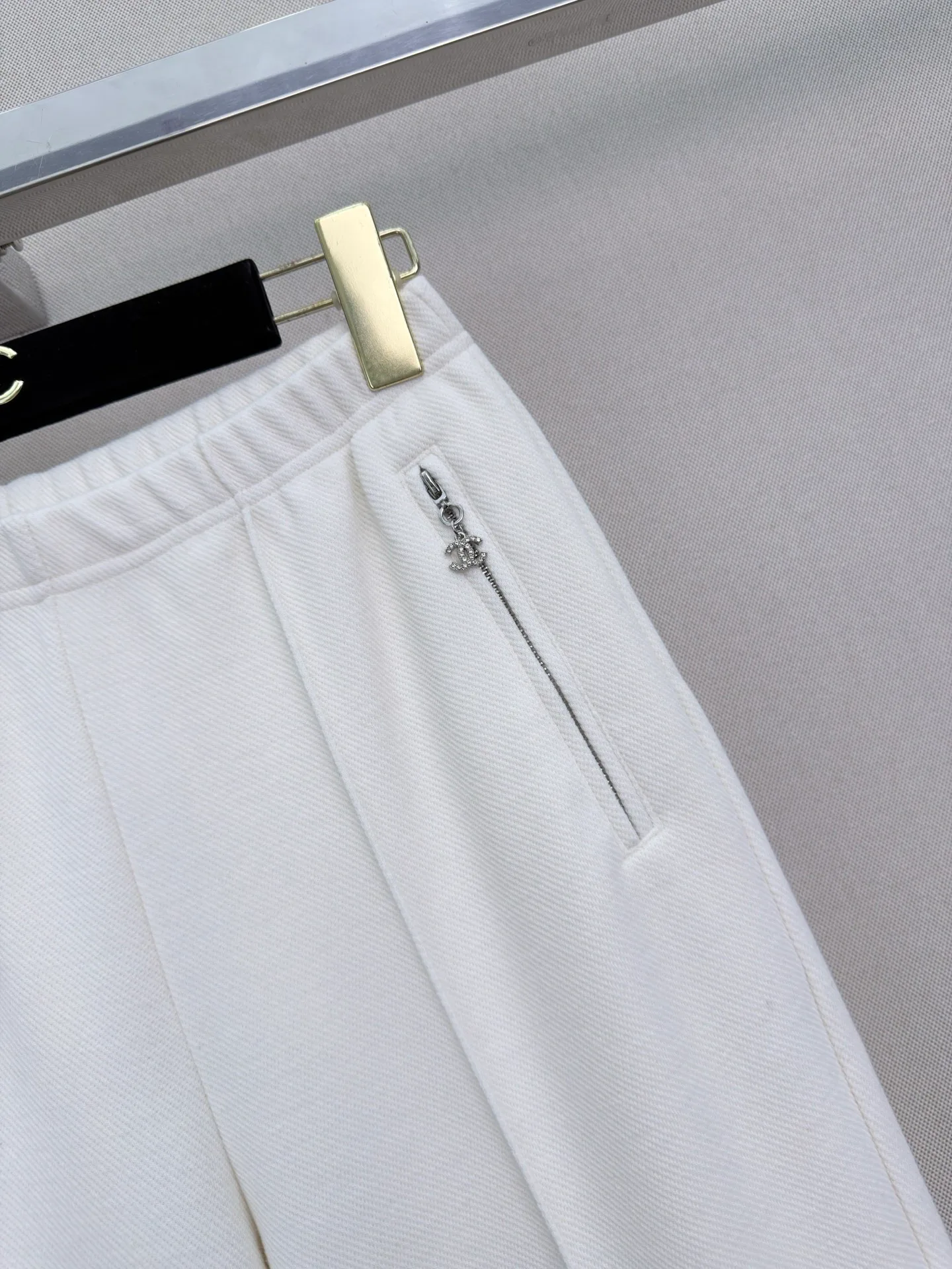 Women's Trousers CHANEL 18138155