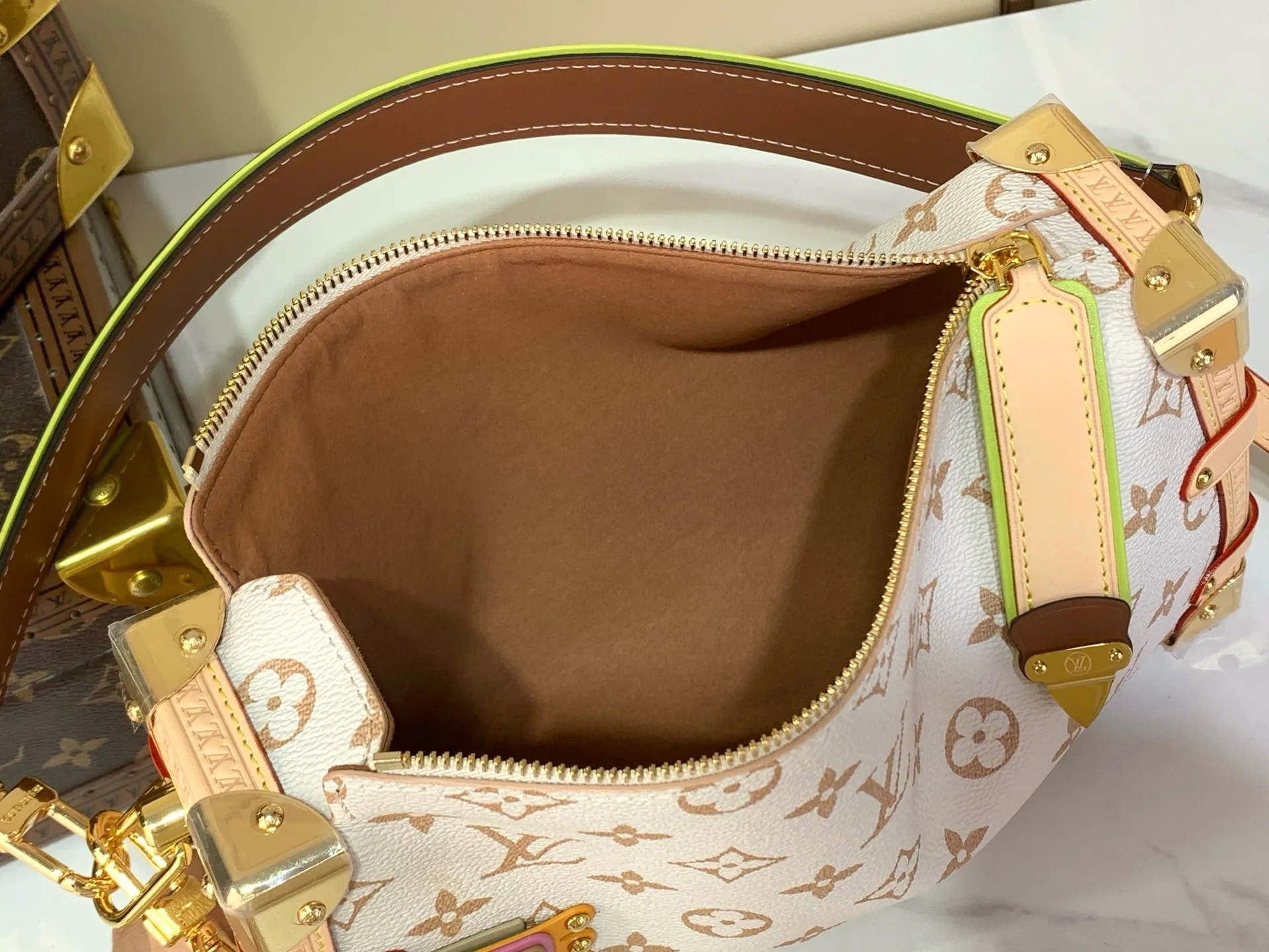 Women's Classic Handbags LOUIS VUITTON 17590126