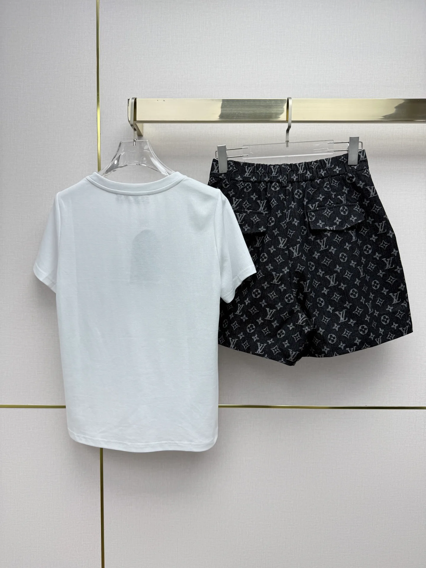 Women's T-Shirts LOUIS VUITTON 17361110