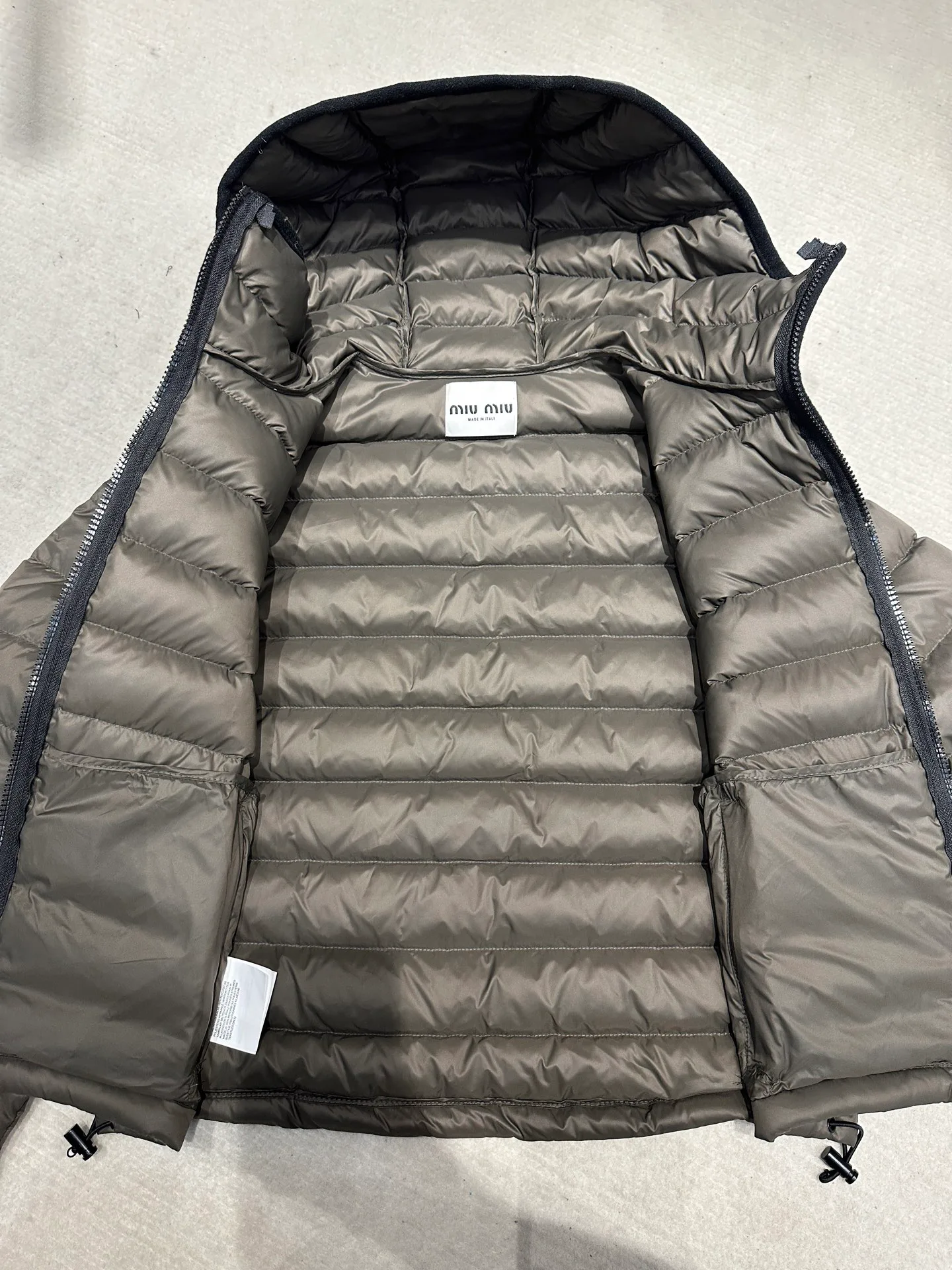 Women's Jackets And Down Jackets MIU MIU 18017033