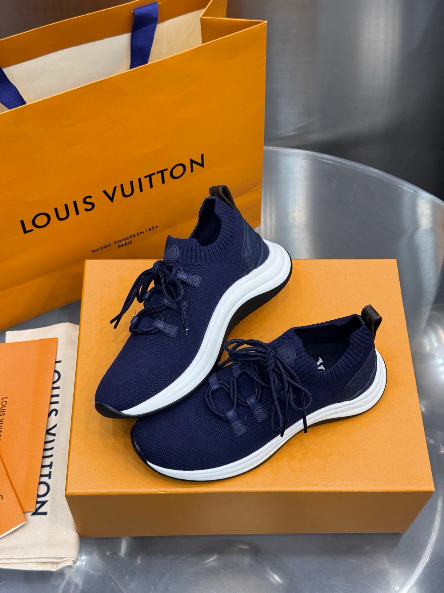 Women's Sneakers LOUIS VUITTON 18202478