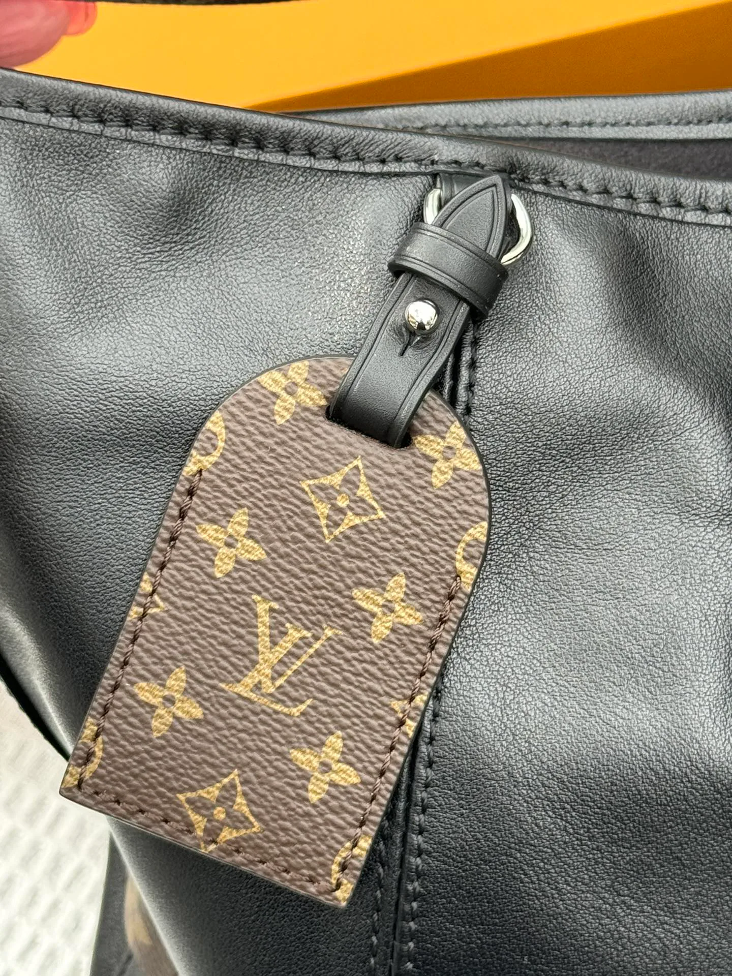Women's Classic Handbags LOUIS VUITTON 18376379