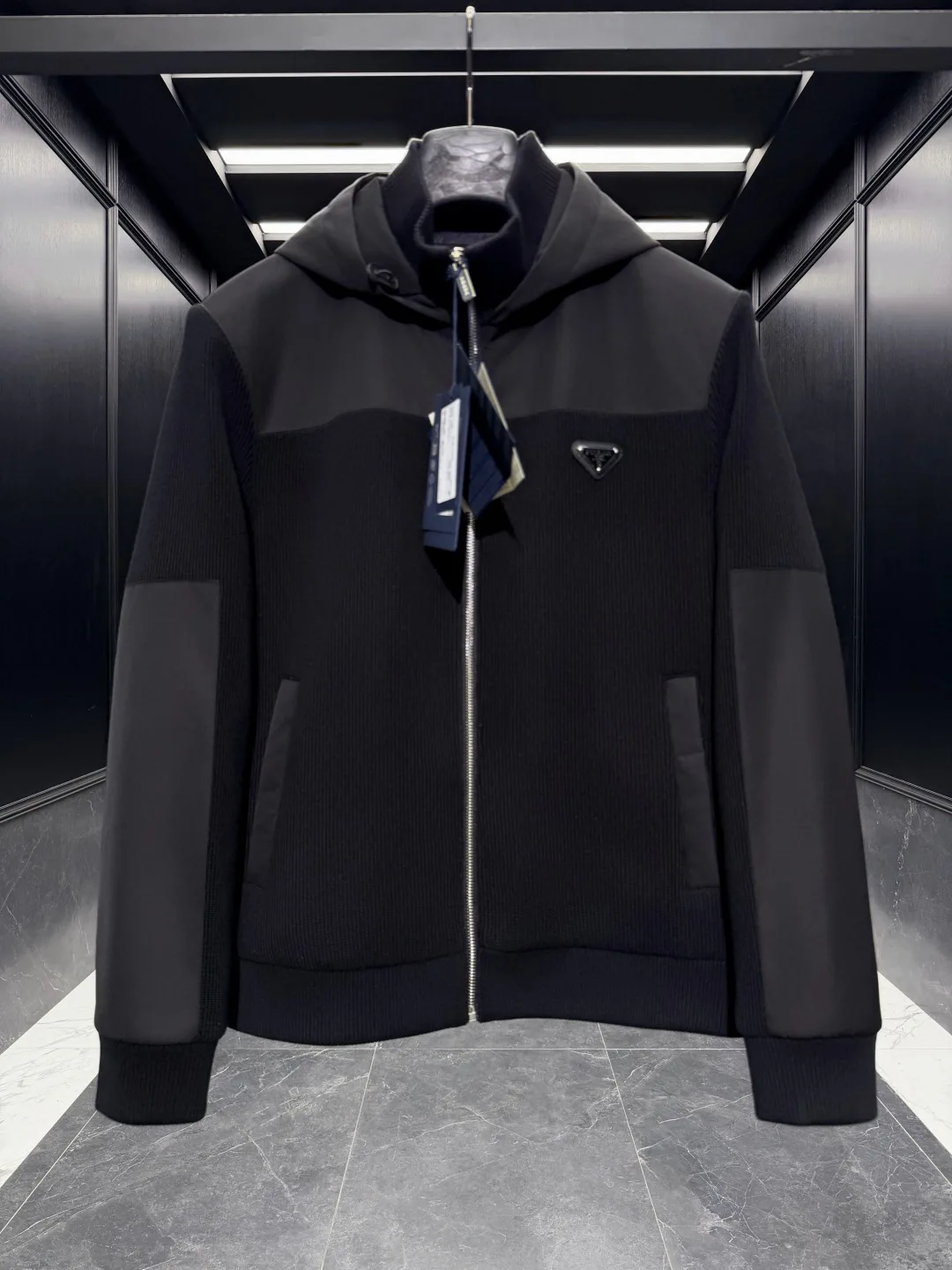 Куртки И Пуховики Мужские Prada 18596156
