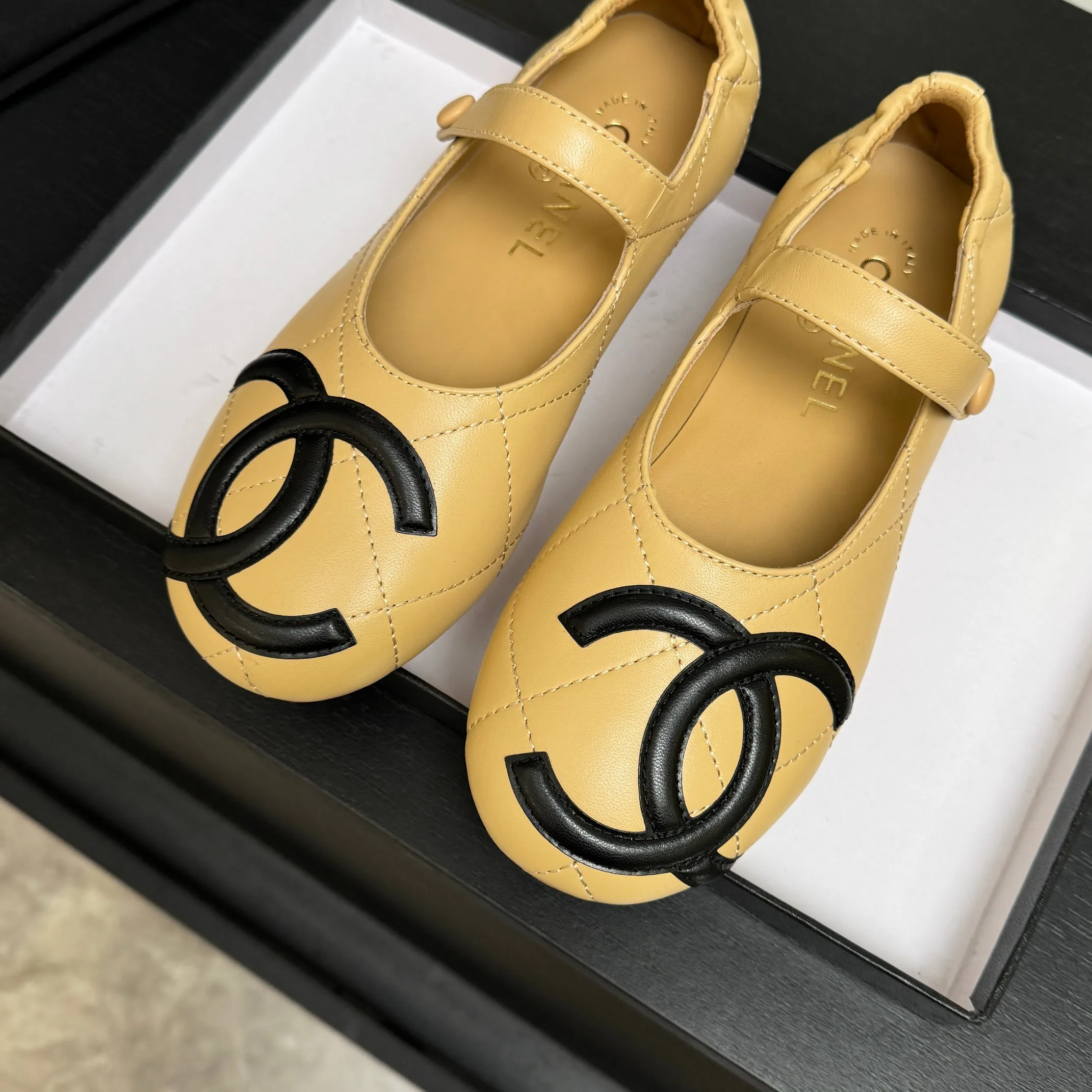 Women's Ballet Flats CHANEL 17946241