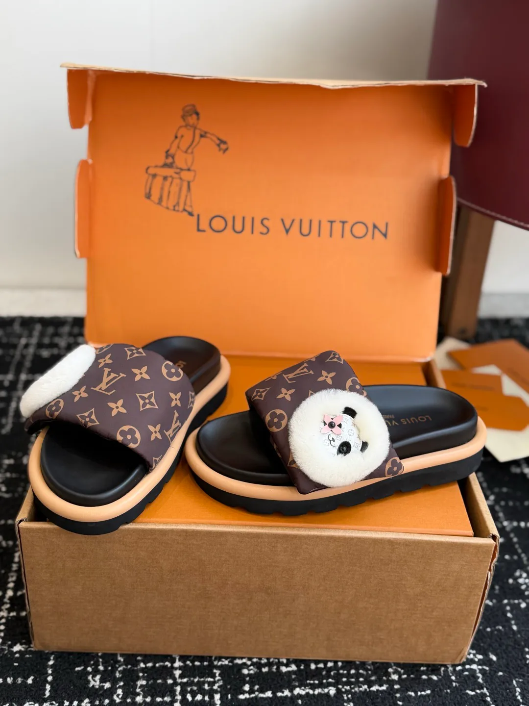 Women's Flip-Flops LOUIS VUITTON 17802581