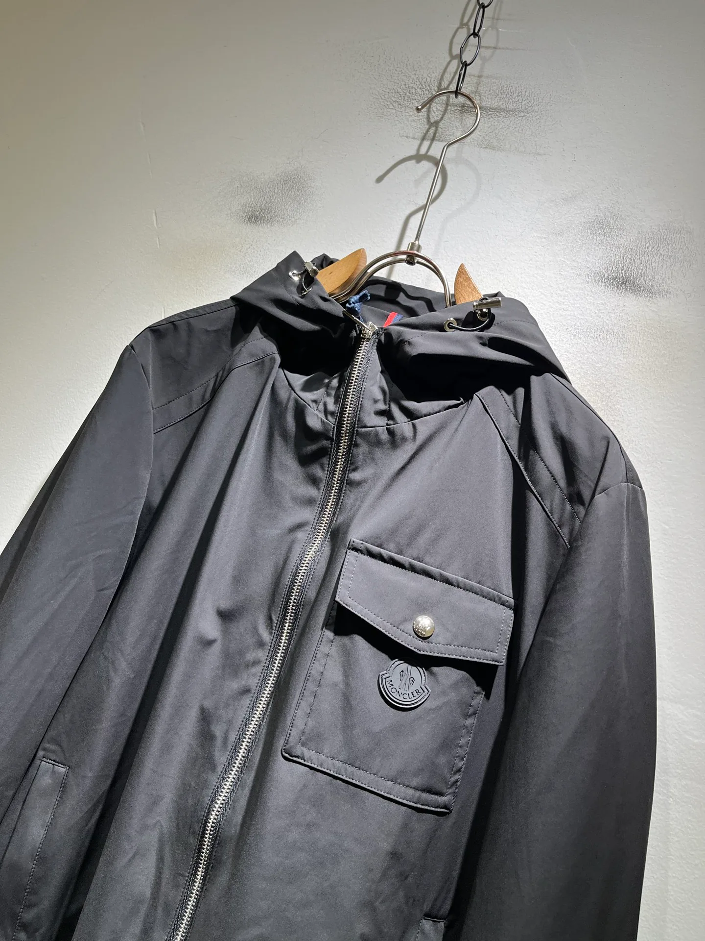 Men's Jackets And Down Jackets MONCLER 18495700