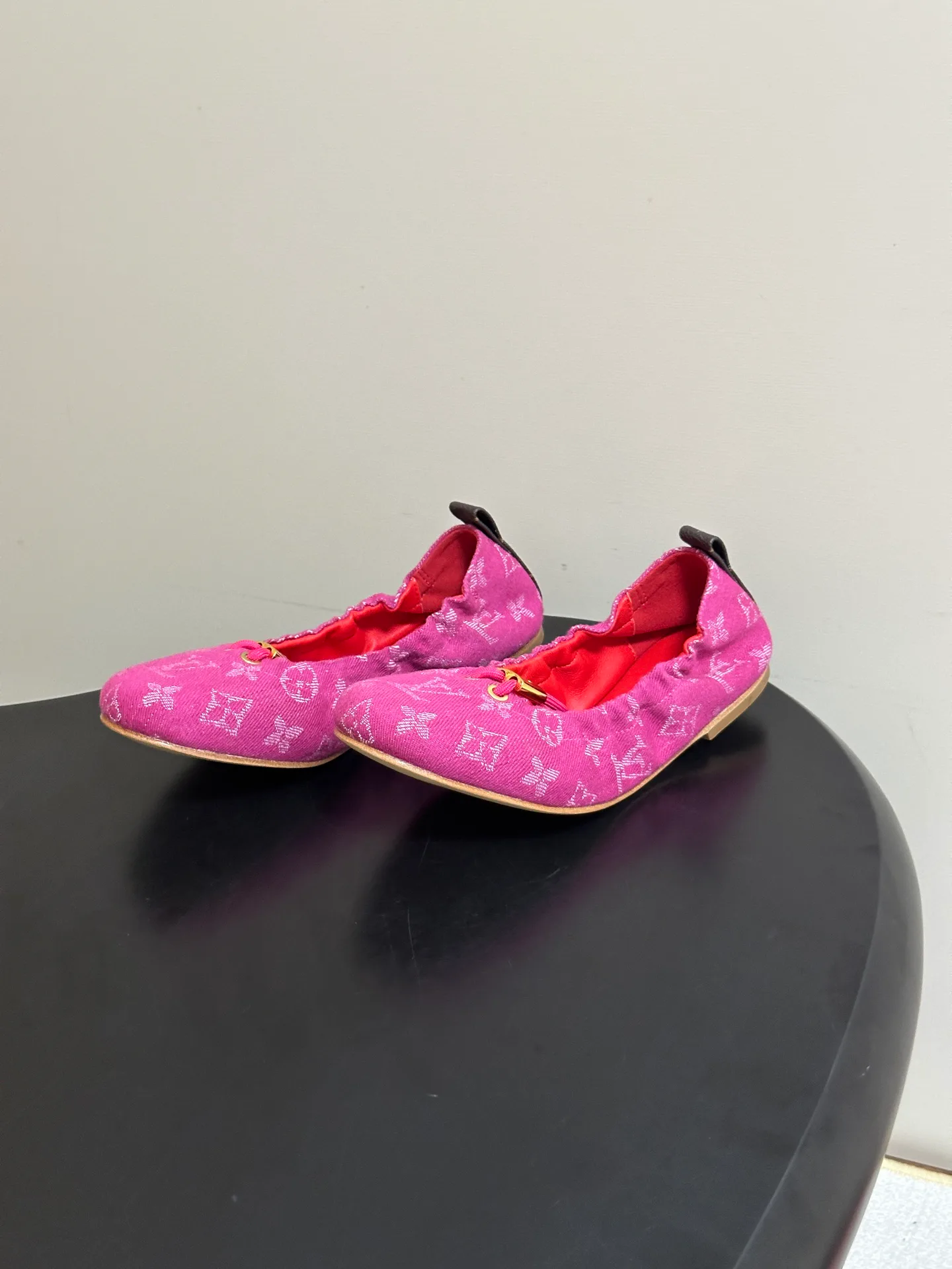 Women's Ballet Flats LOUIS VUITTON 17768171