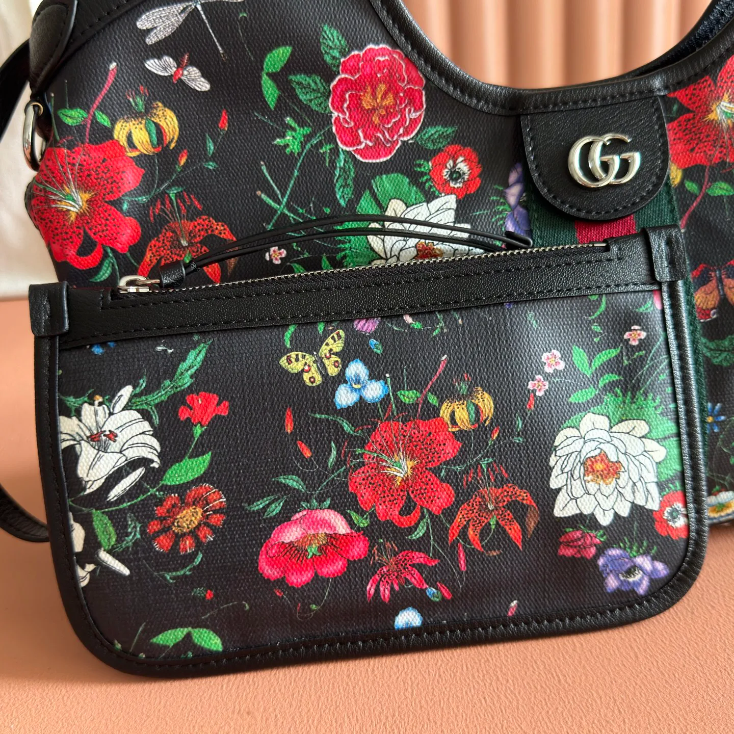 Women's Classic Handbags GUCCI 18148092
