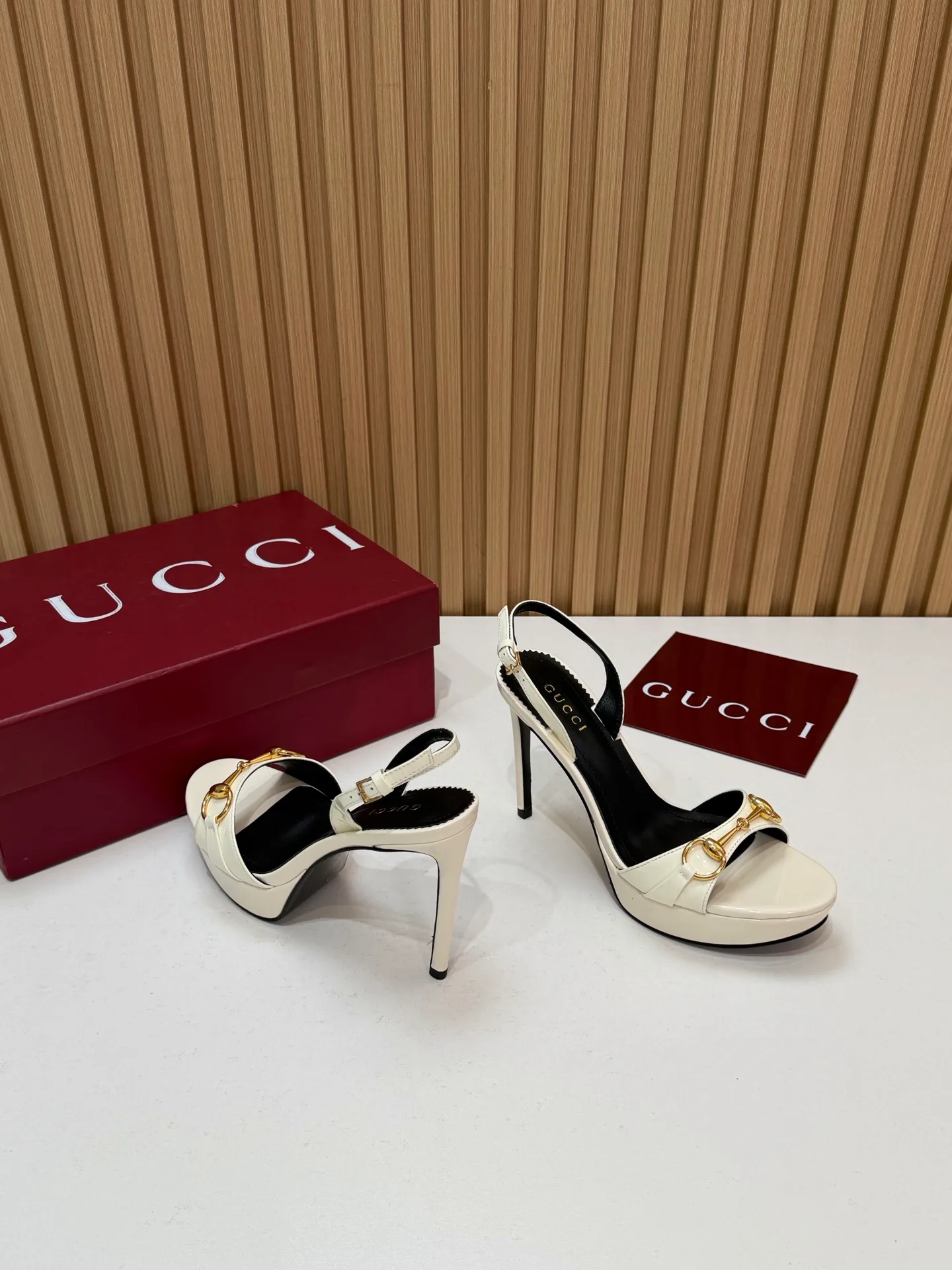 Women's Open-Toe Sandals GUCCI 18396263