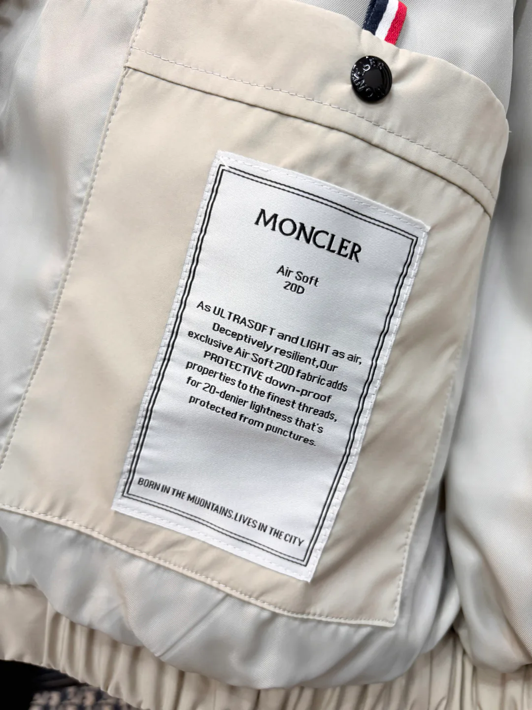 Women's Jackets And Down Jackets MONCLER 18157283