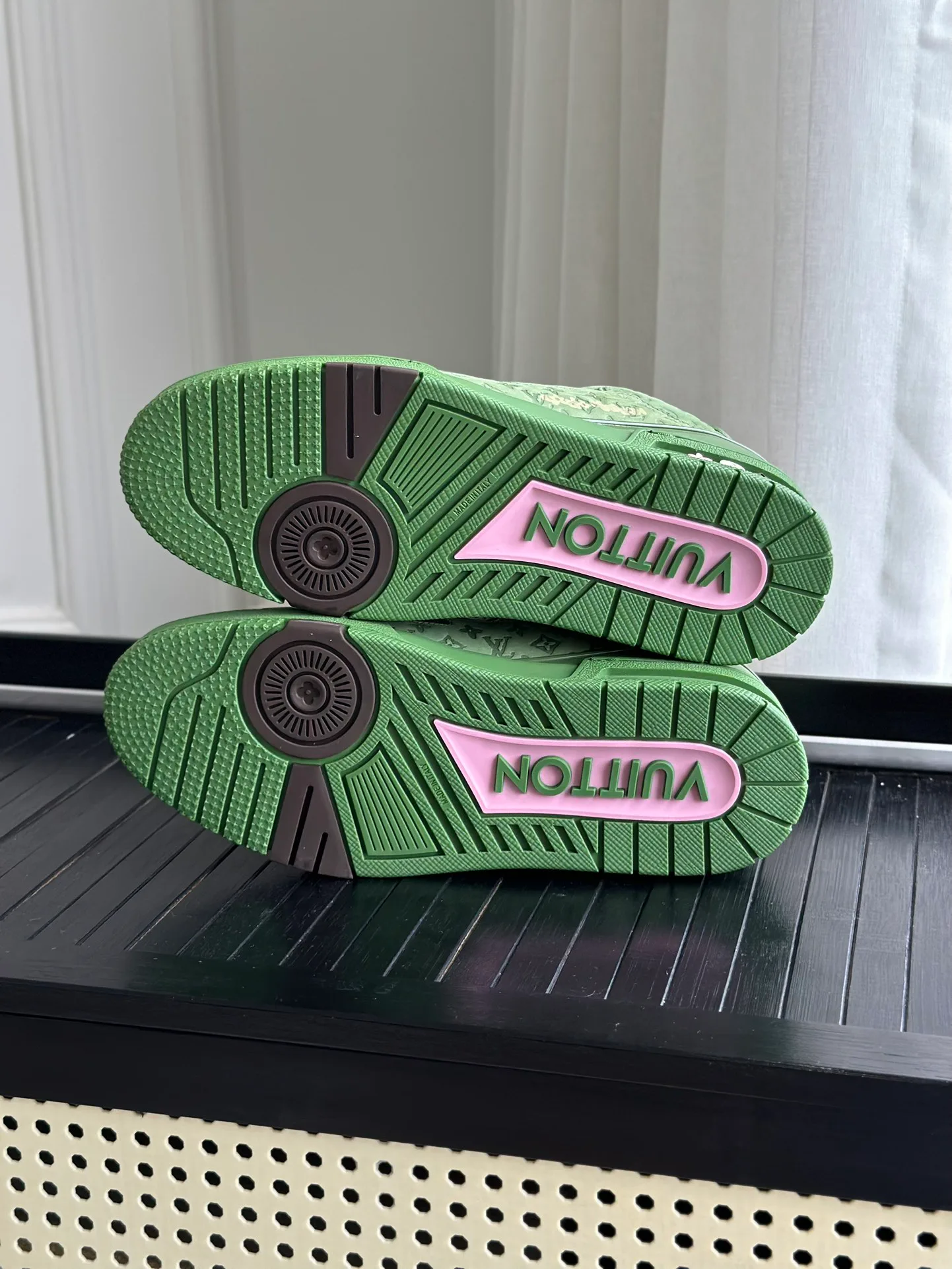 Women's Sneakers LOUIS VUITTON 18014114