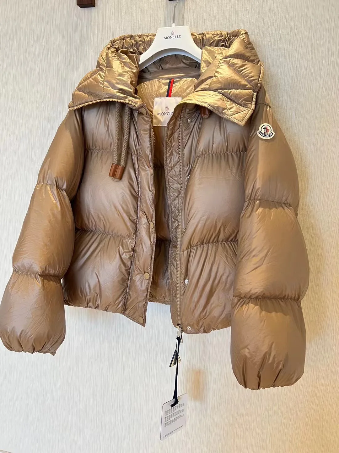 Women's Jackets And Down Jackets MONCLER 18130182