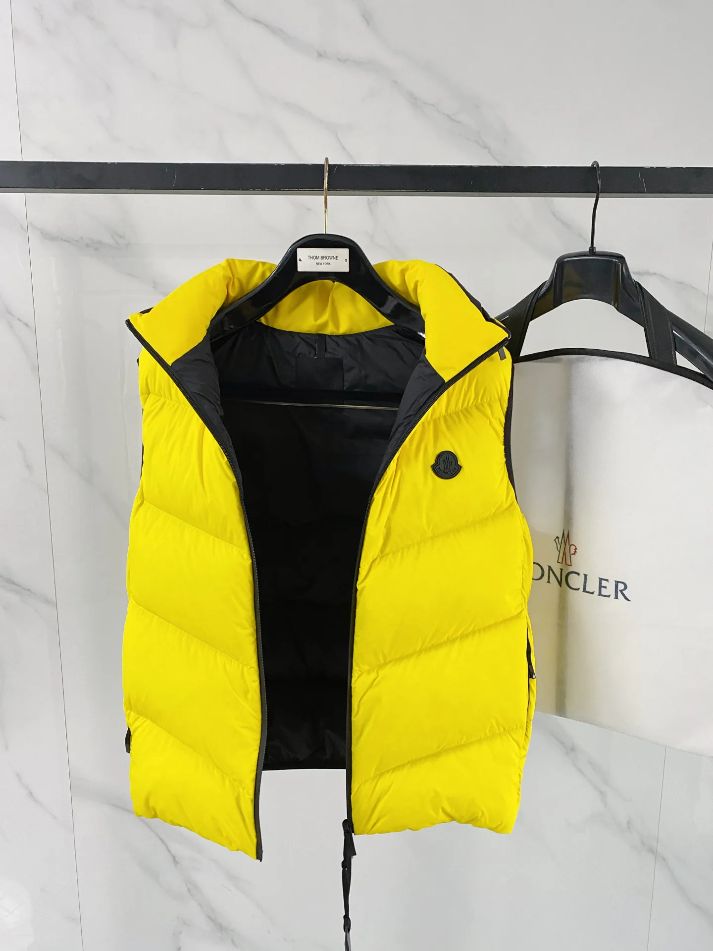 Men's Vests MONCLER 18007652