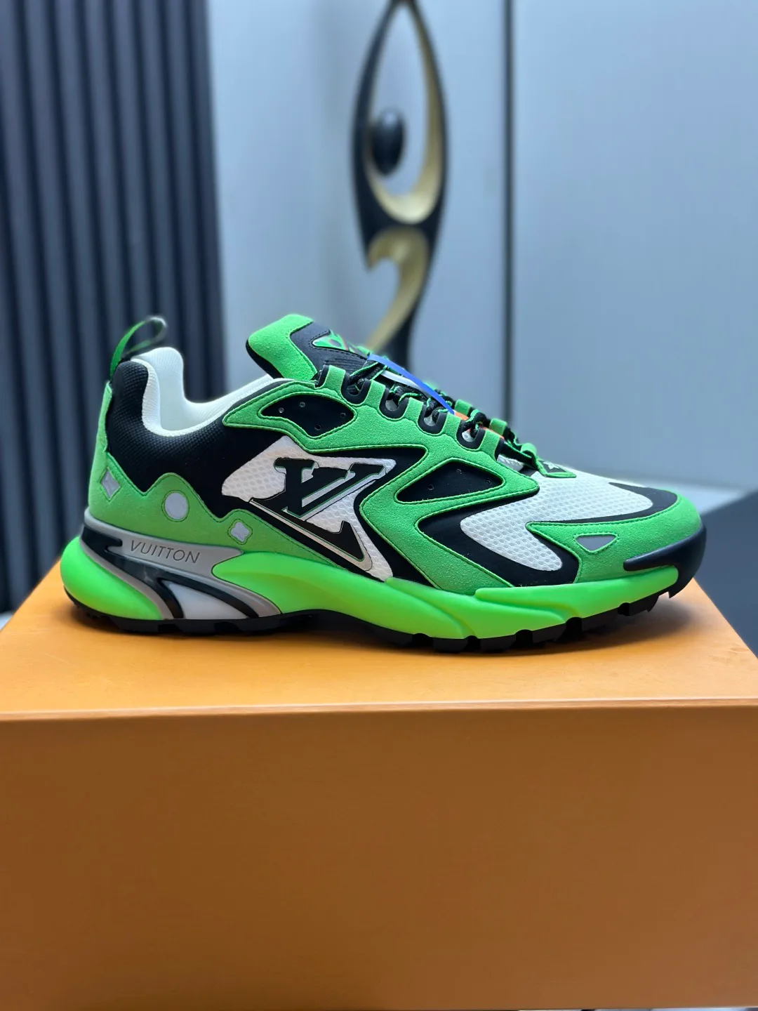 Men's Sneakers LOUIS VUITTON 18211986