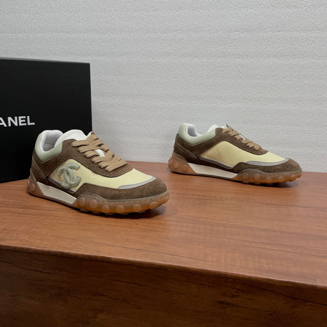 Women's Sneakers CHANEL 18000599