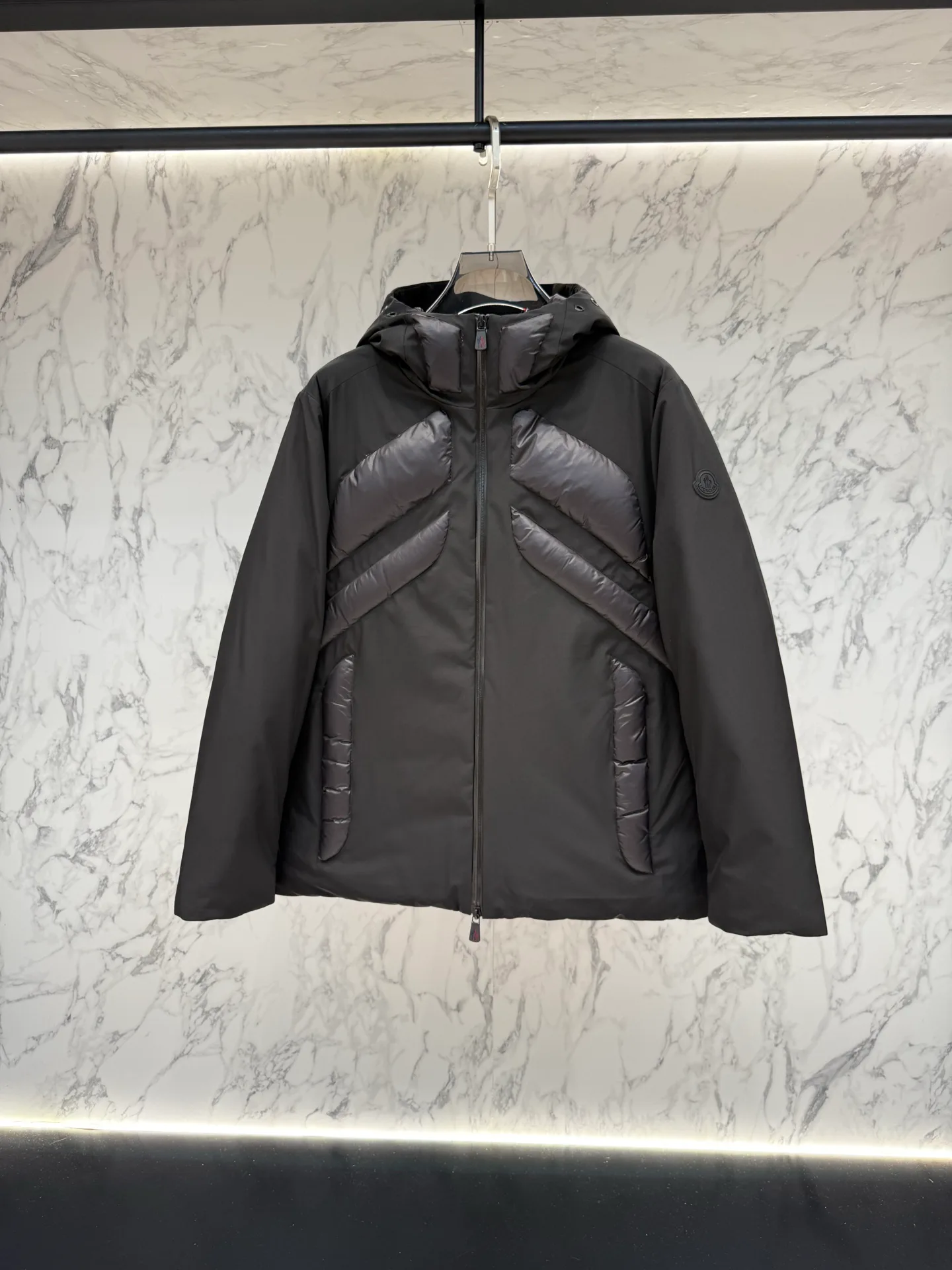 Men's Jackets And Down Jackets MONCLER 18047857