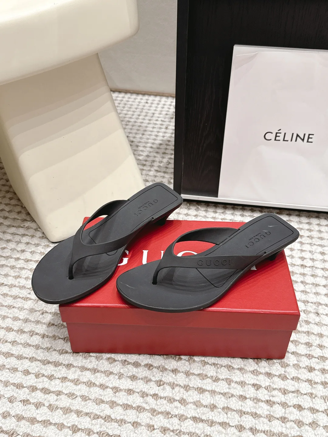 Women's Flip-Flops GUCCI 17657673