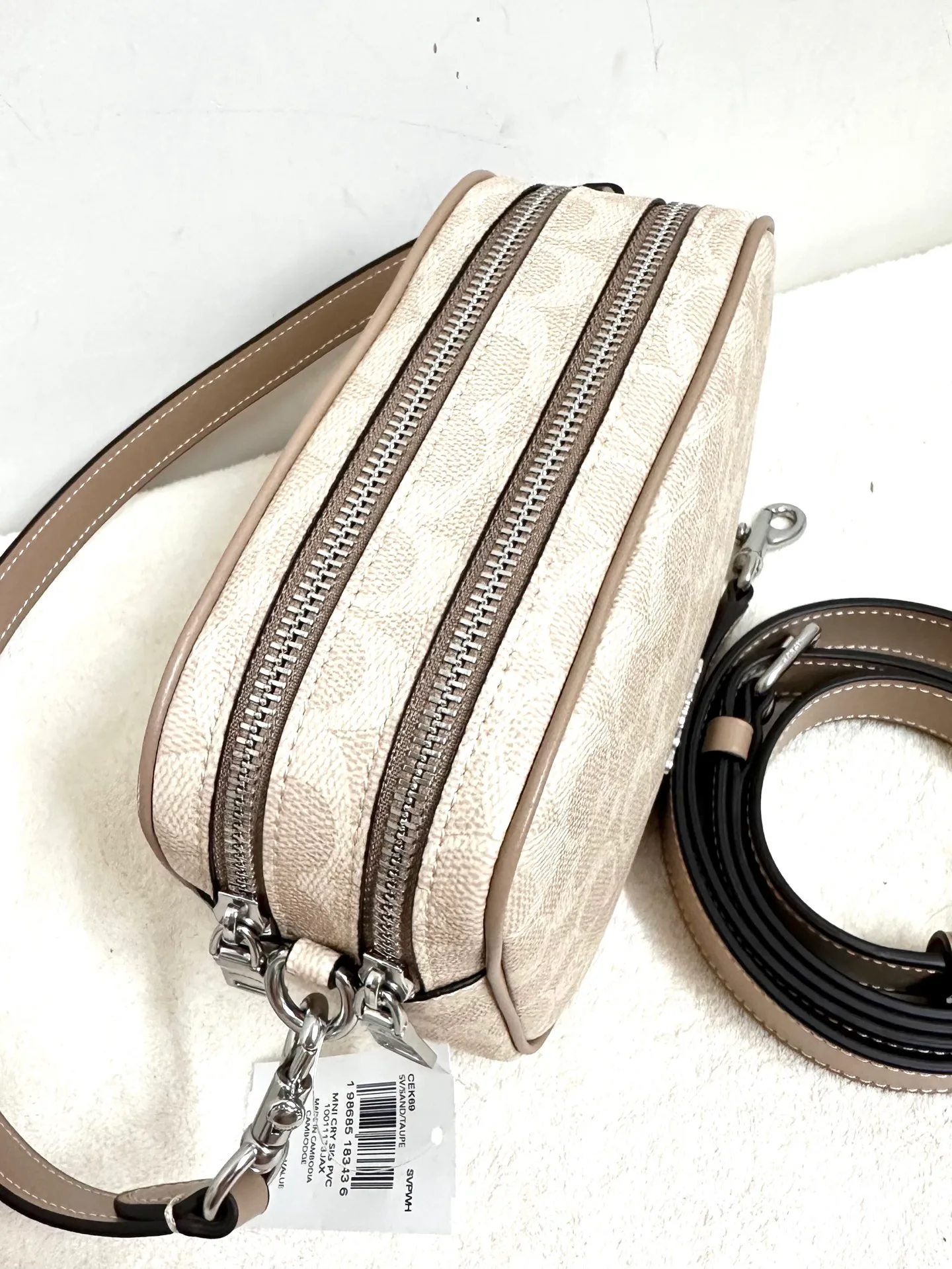 Women's Classic Handbags COACH 17960967