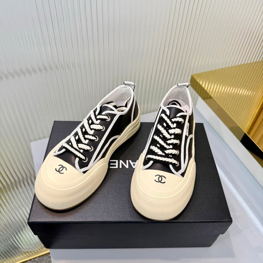 Women's Sneakers CHANEL 18366982