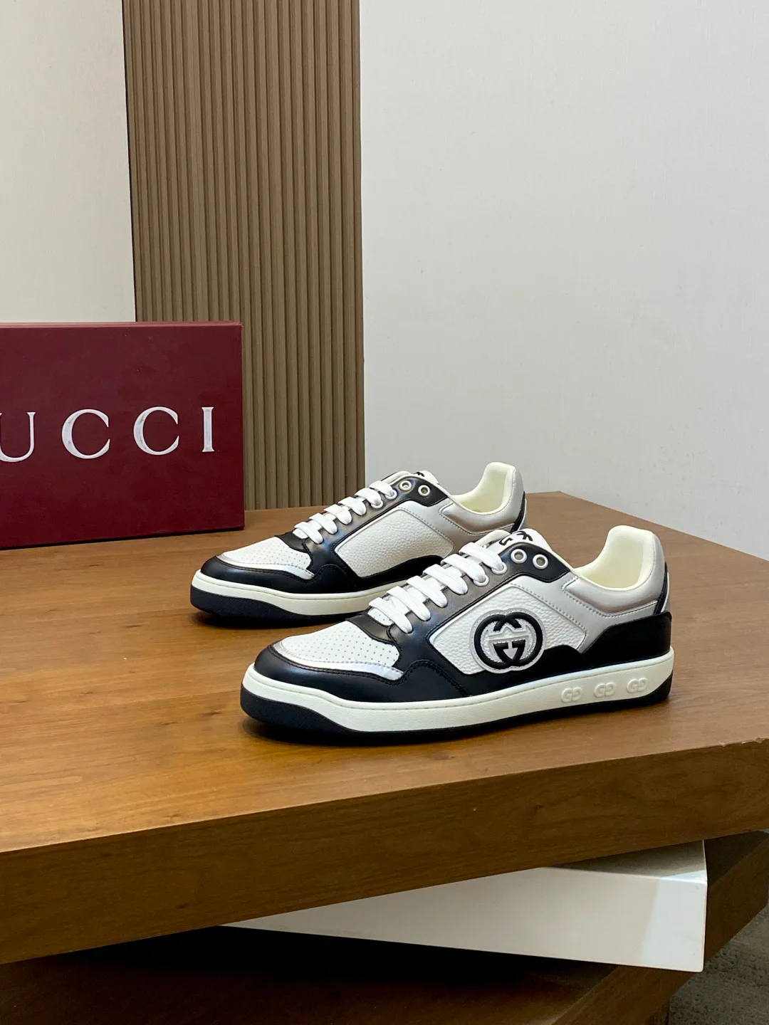 Men's Sneakers GUCCI 18039634